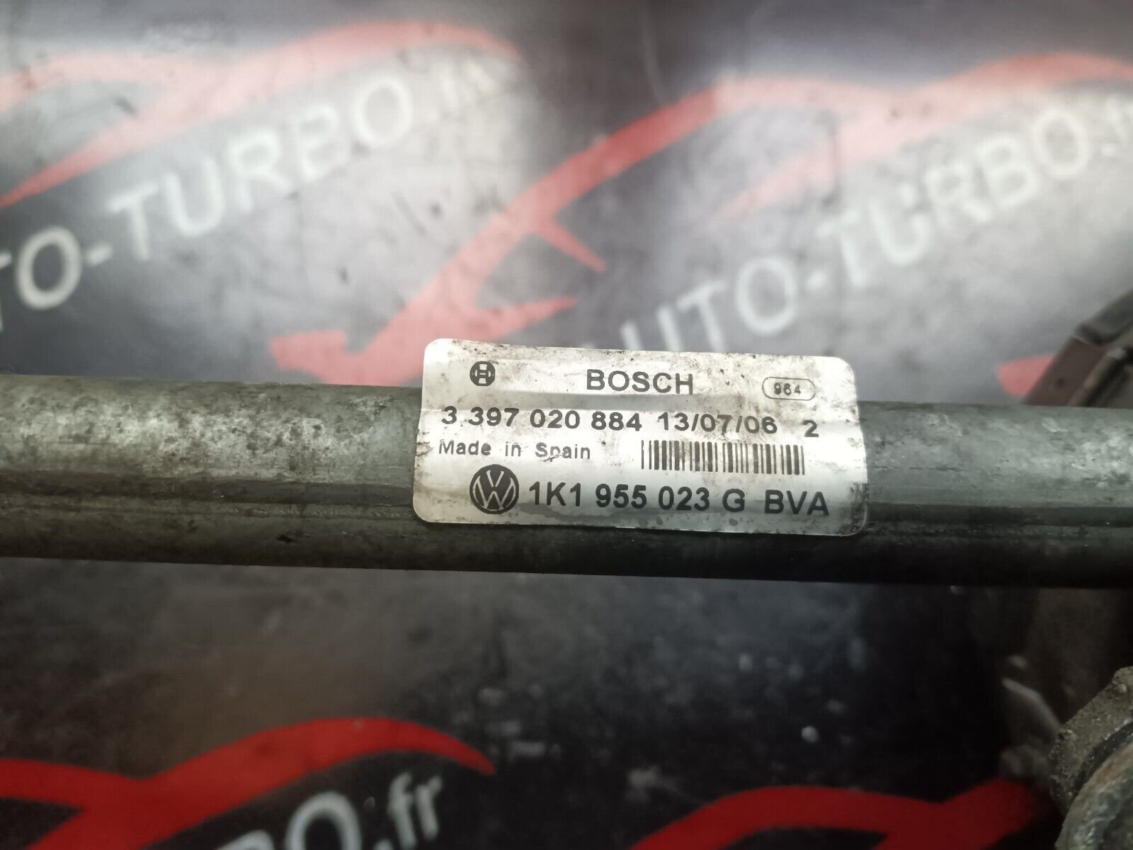 MOTEUR ESSUIE GLACE AVANT VOLKSVAGEN GOLF V REFERENCE: 1K1955023G