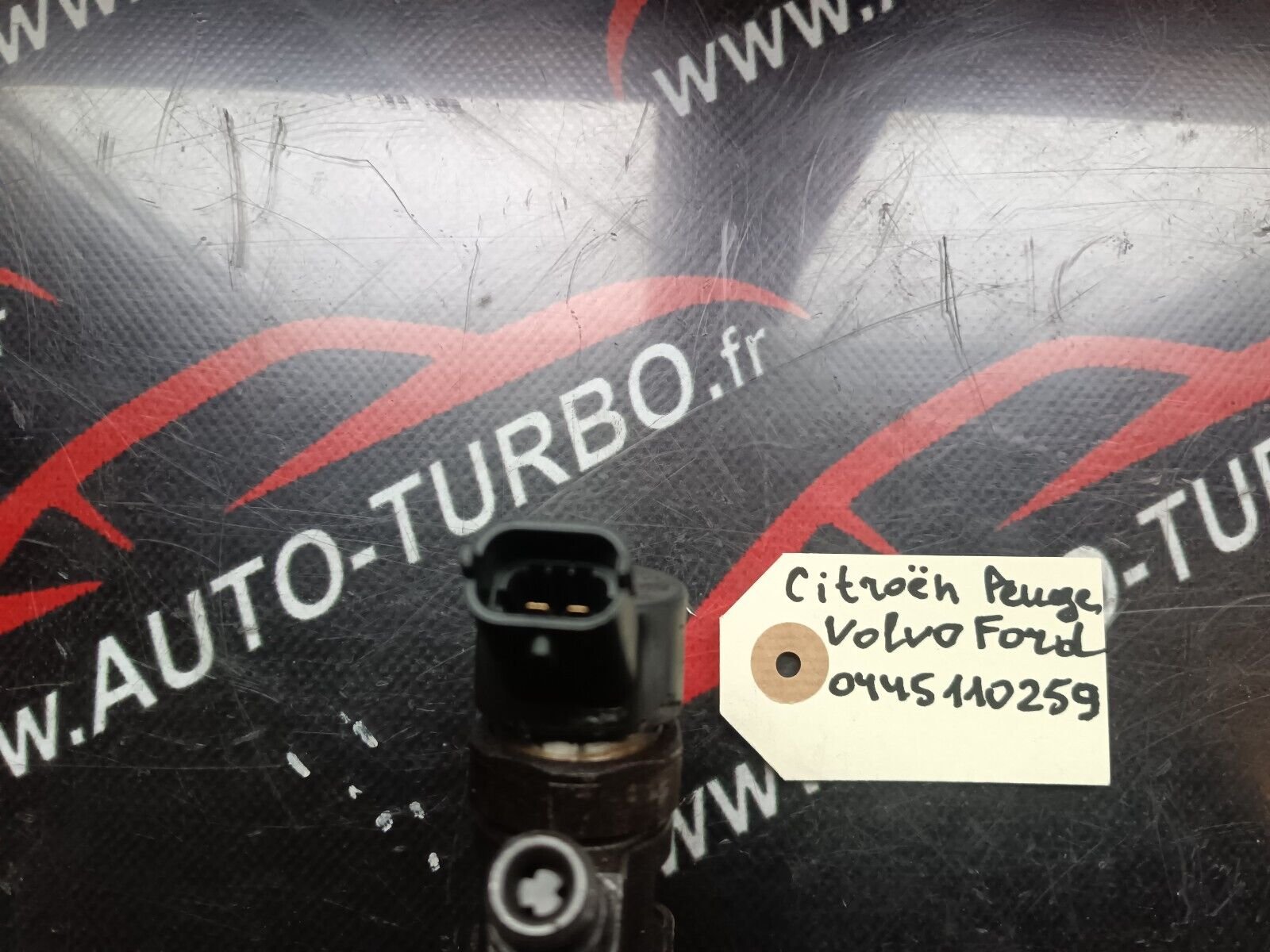 INJECTEUR CITROEN PEUGEOT FORD VOLVO REFERENCE: 0445110259