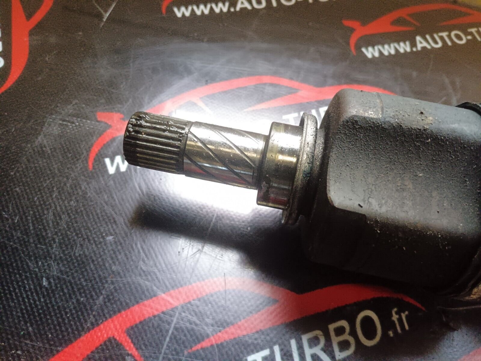 CARDAN AVANT GAUCHE SCENIC 2 REFERENCE: 8200330413