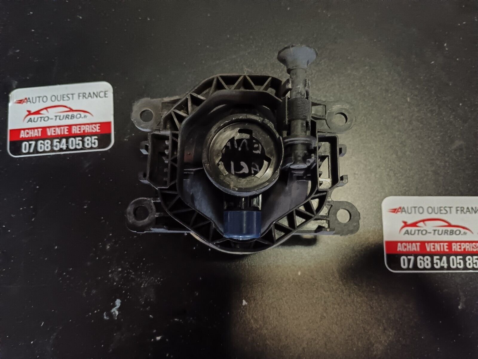 PHARE ANTIBROUILLARD AVANT RENAULT REFERENCE: 89208691