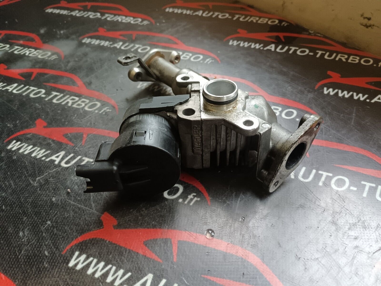 SOUPAPE DE RECIRCULATION EGR VALVE BMW SERIE 1 120i REFERENCE: 7563241