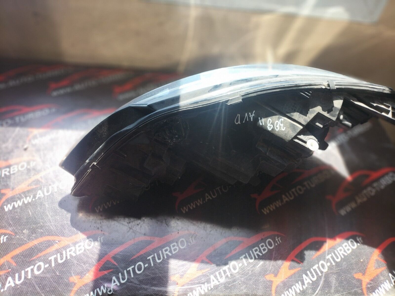 OPTIQUE DE PHARE XENON AVANT DROITE PEUGEOT 308 PHASE 2