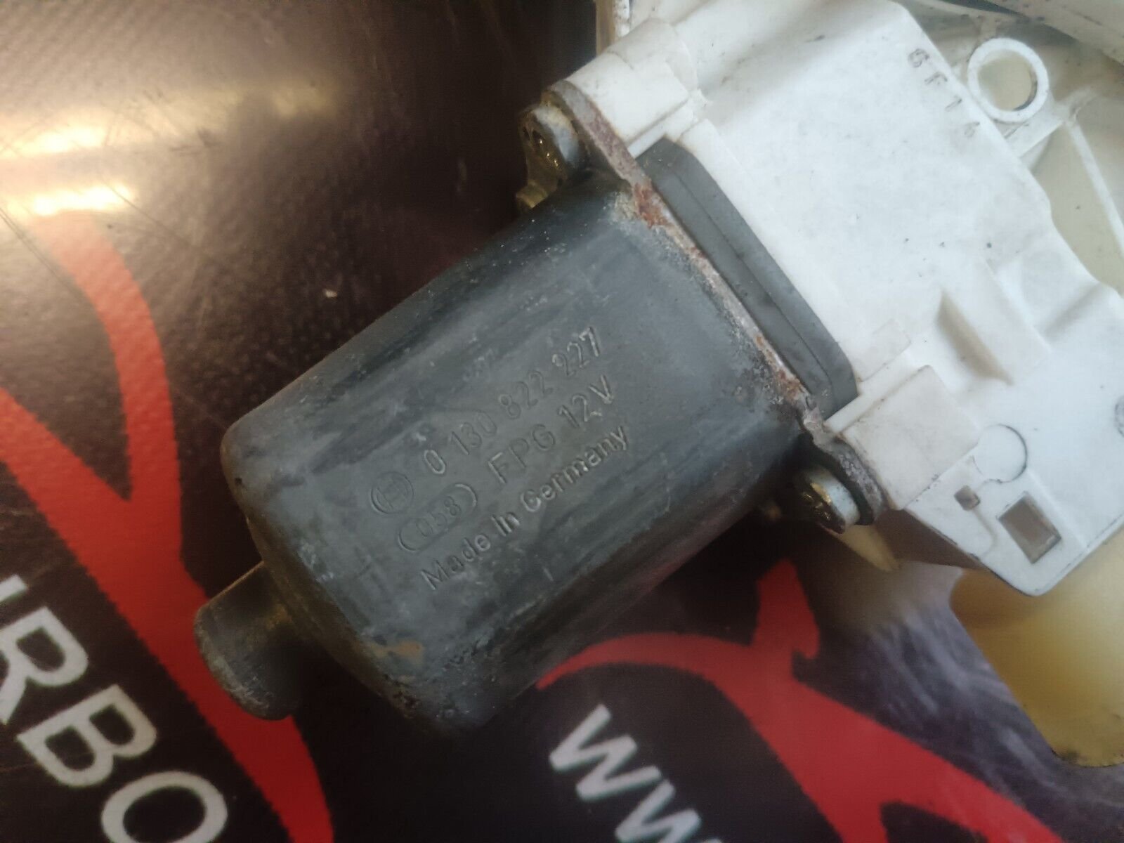 LEVE VITRE ELECTRIQUE AVANT DROIT BMW SERIE1 E87 REFERENCE0130822227