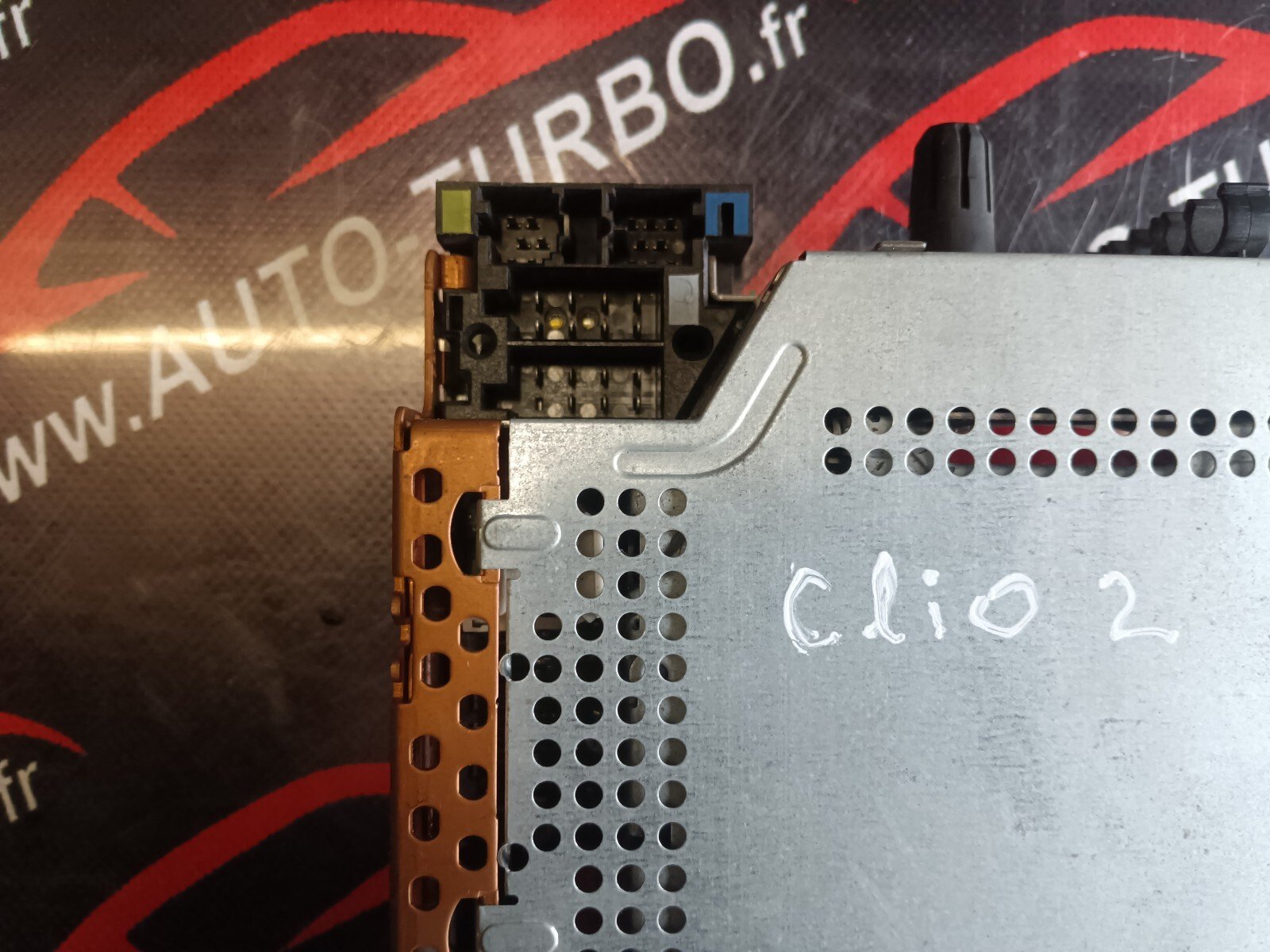 AUTORADIO CD  RENAULT CLIO II REFERENCE: 8200057681