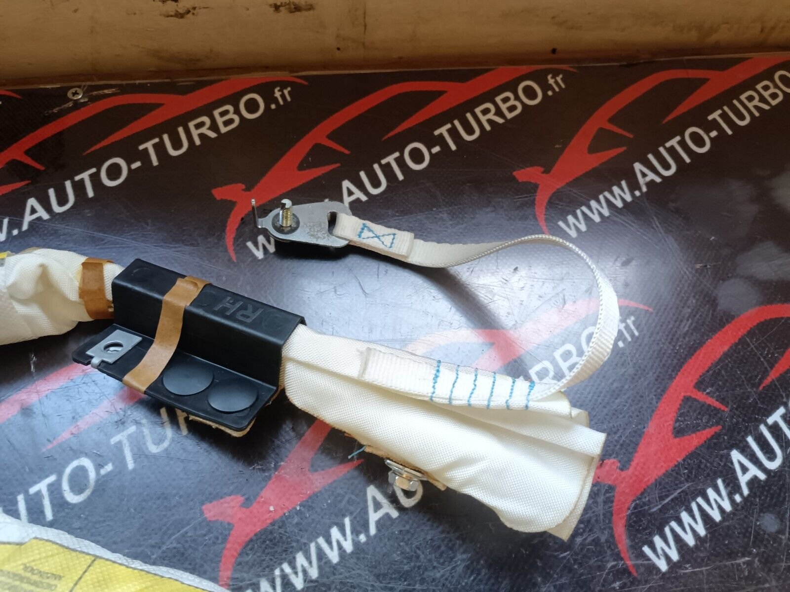 AIRBAG LATERAL DROIT  HYUNDAI i30 1.6CRDI 90CH REFERENCE: 850202R000