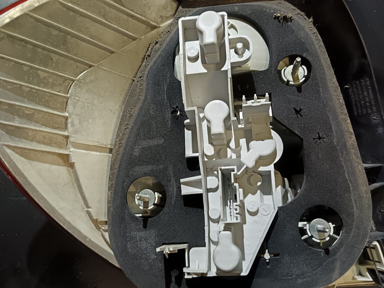 FEU ARRIERE DROIT SERIE1 E87 E81 REFERANCE: 63210397035