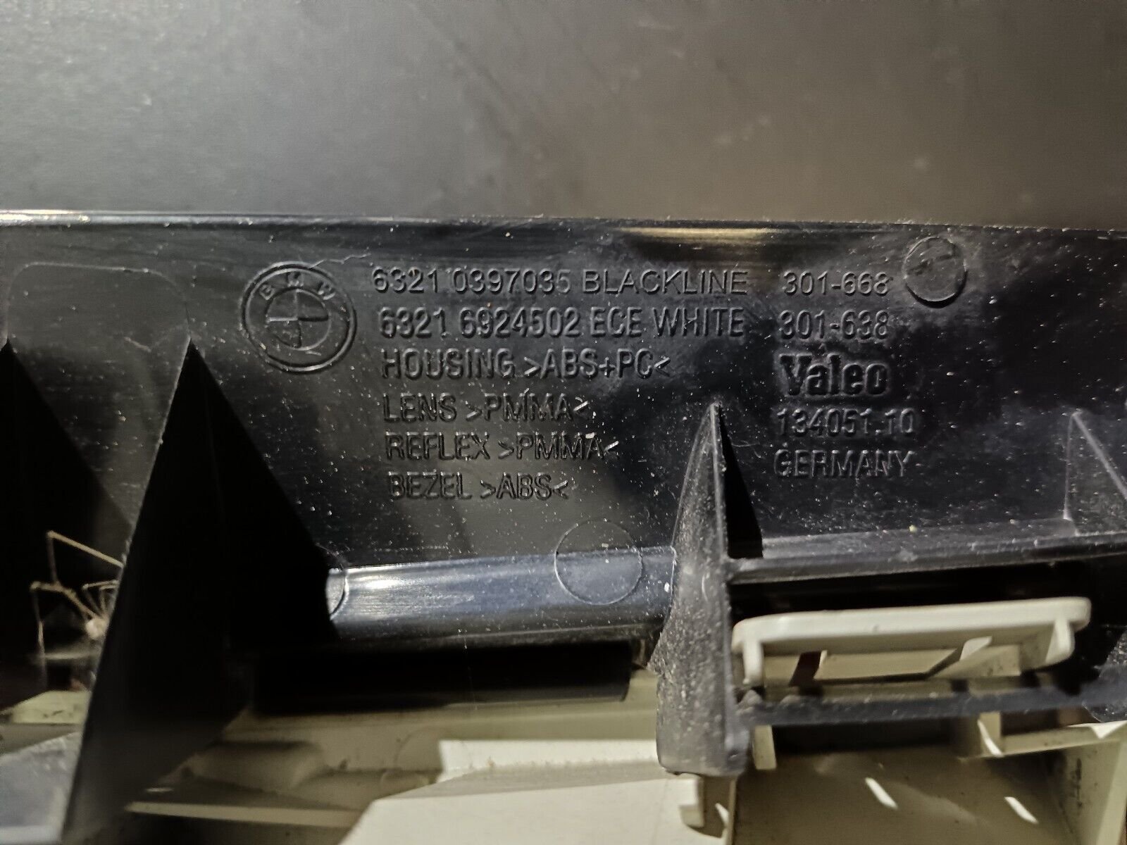 FEU ARRIERE DROIT SERIE1 E87 E81 REFERANCE: 63210397035