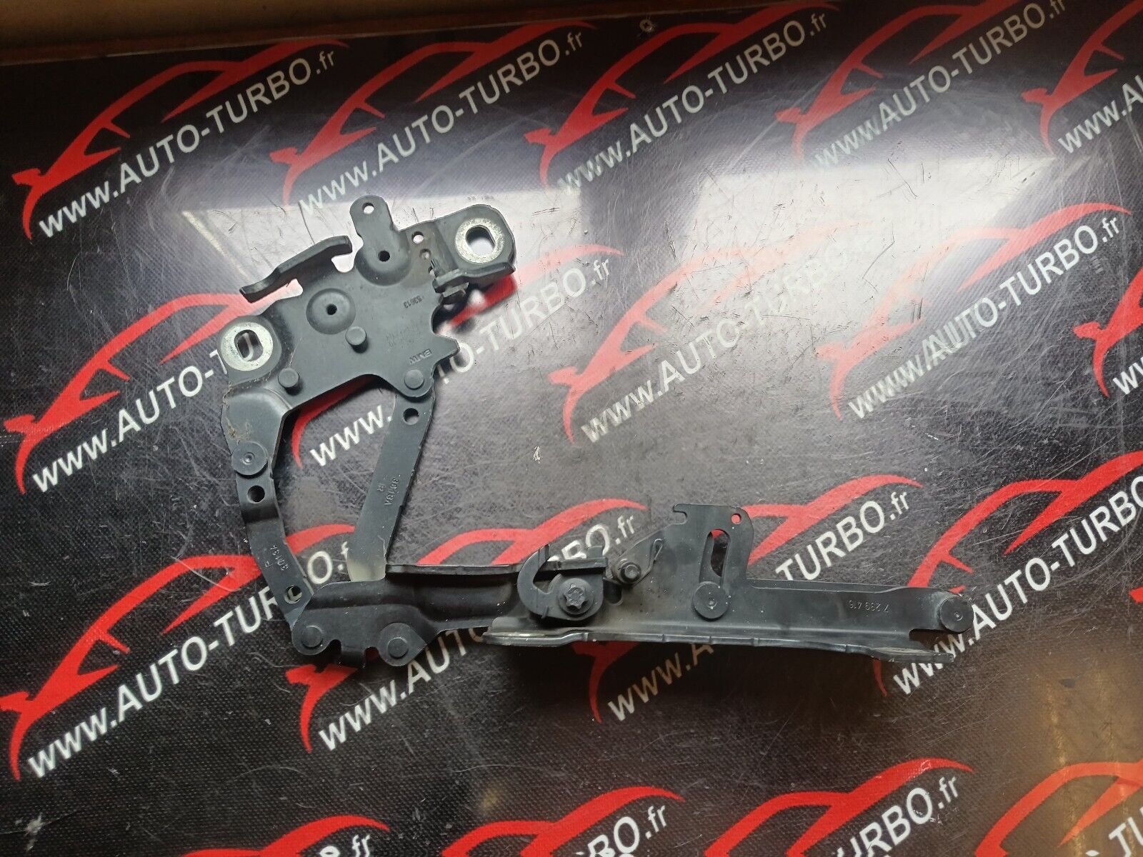 CHARNIERE CAPOT DROIT BMW 328i GT REFERENCE: 7239416