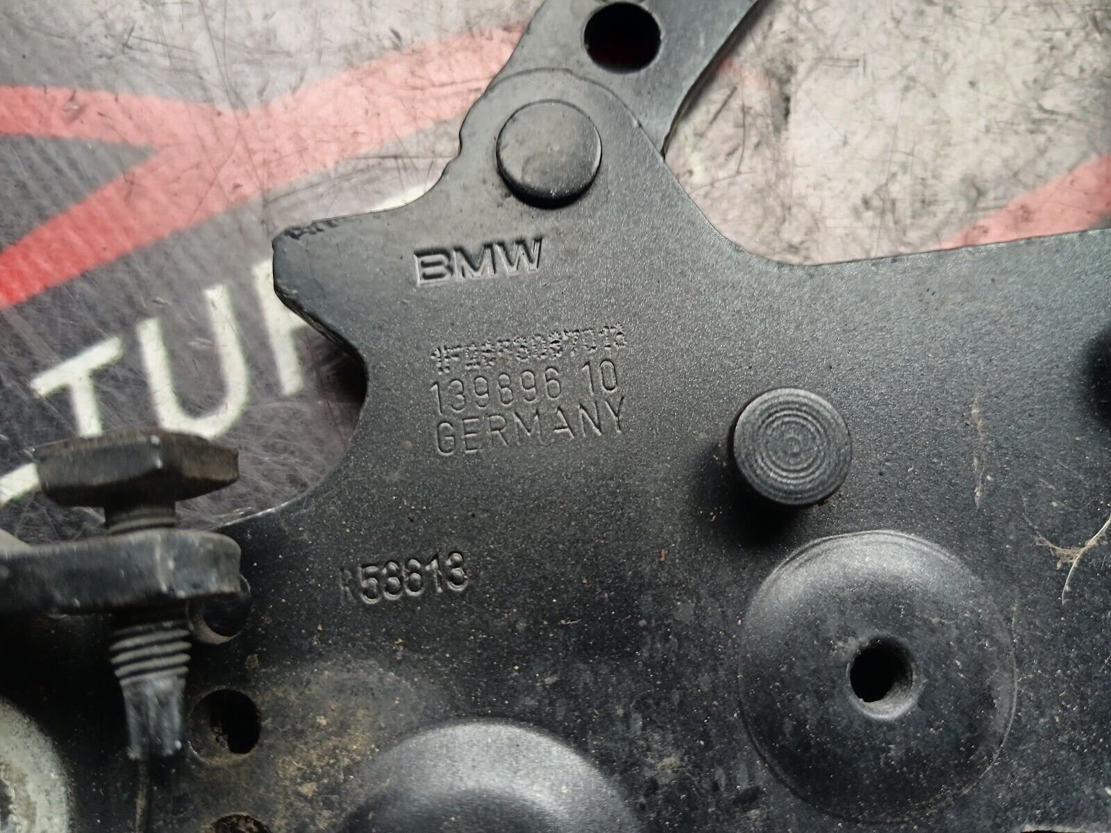 CHARNIERE CAPOT DROIT BMW 328i GT REFERENCE: 7239416