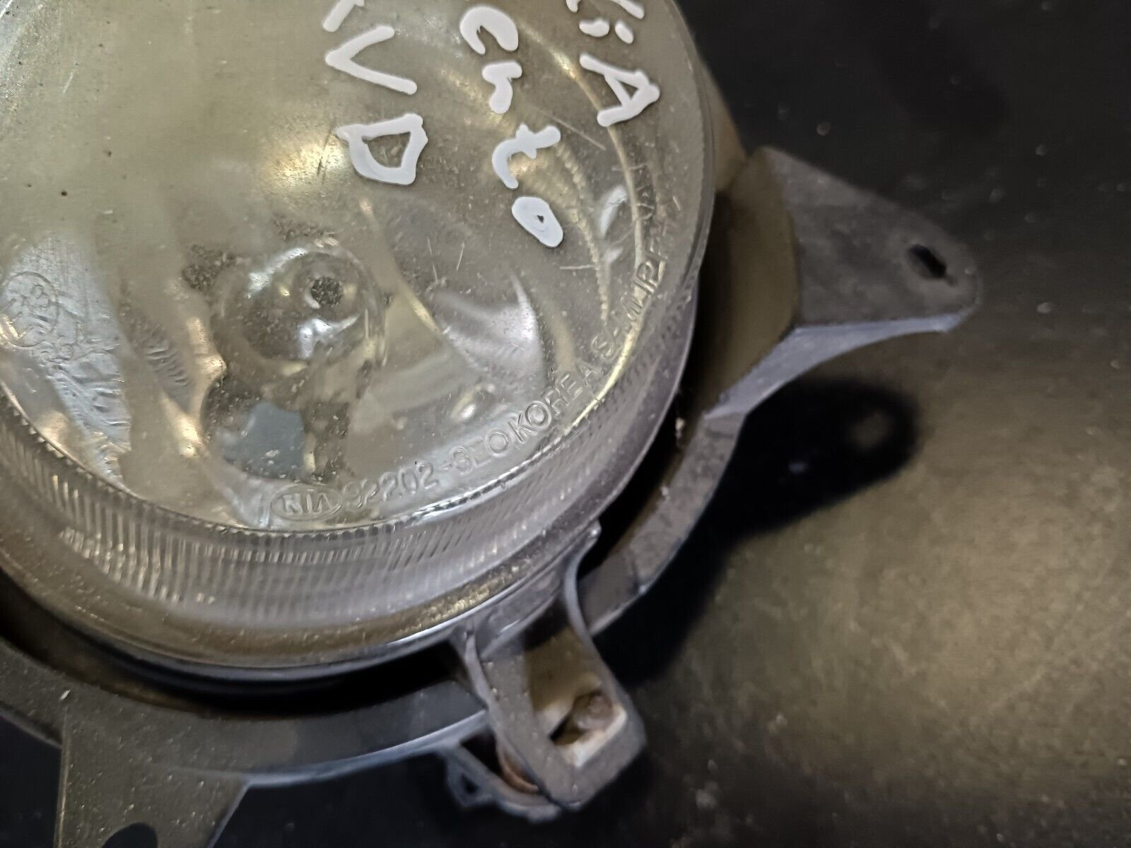 FEU ANTIBROUILLARD AVANT DROIT KIA SORENTO REFERENCE: 92202