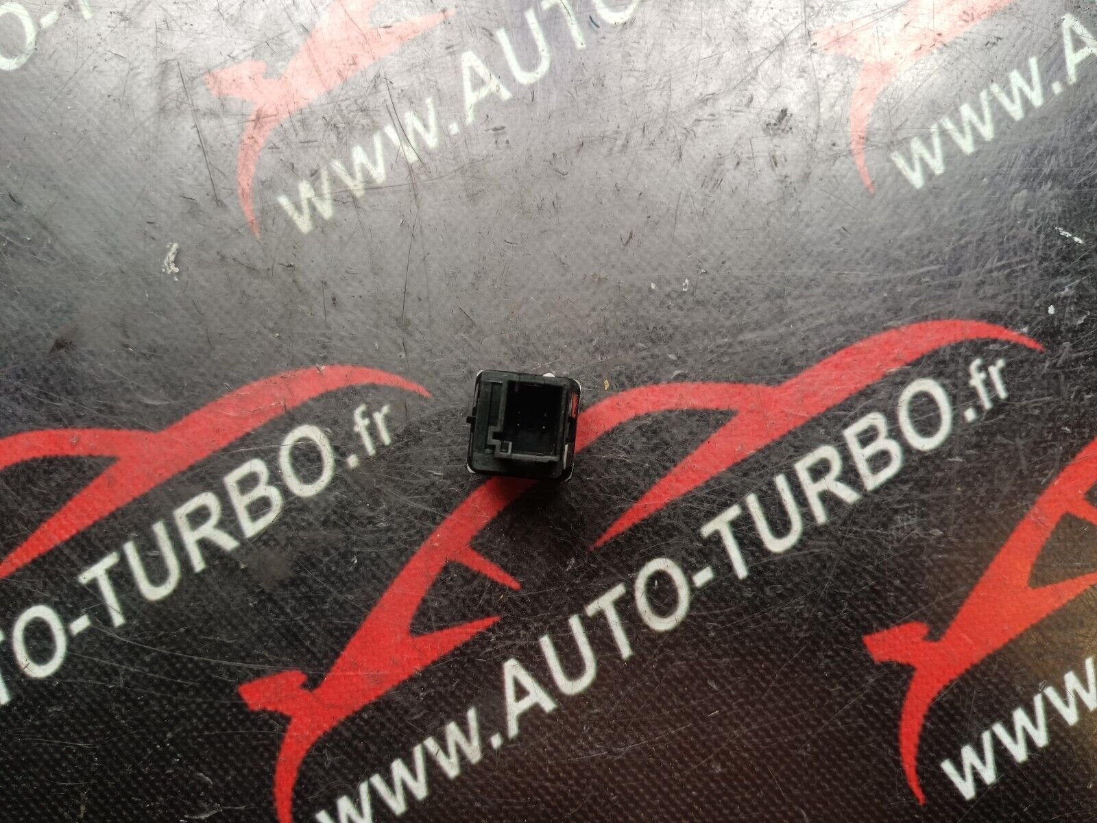 BOUTON INTERRUPTEUR CITROEN C4 PICASSO REFERENCE: 96553139