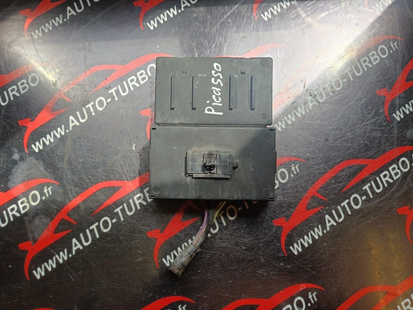 MODULE BOIT A FUSIBLES CITROEN C4 PICASSO REFERENCE: 9663528880