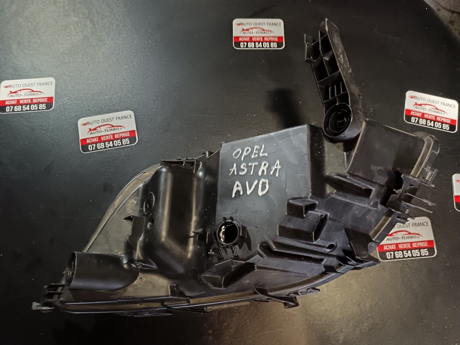 FEU ANTIBROUILLARD AVANT DROIT OPEL ASTRA J REFERENCE:  662588537