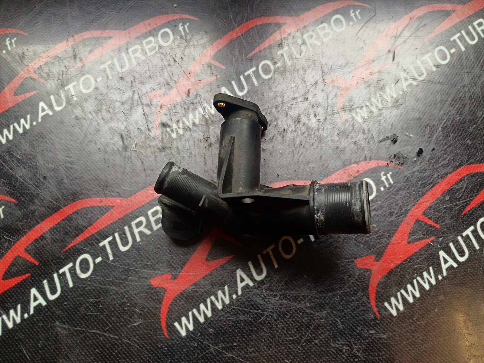 TUYAU TUBE D'EAU PEUGEOT 2008 1.6eHDI REFERENCE: 9684589080