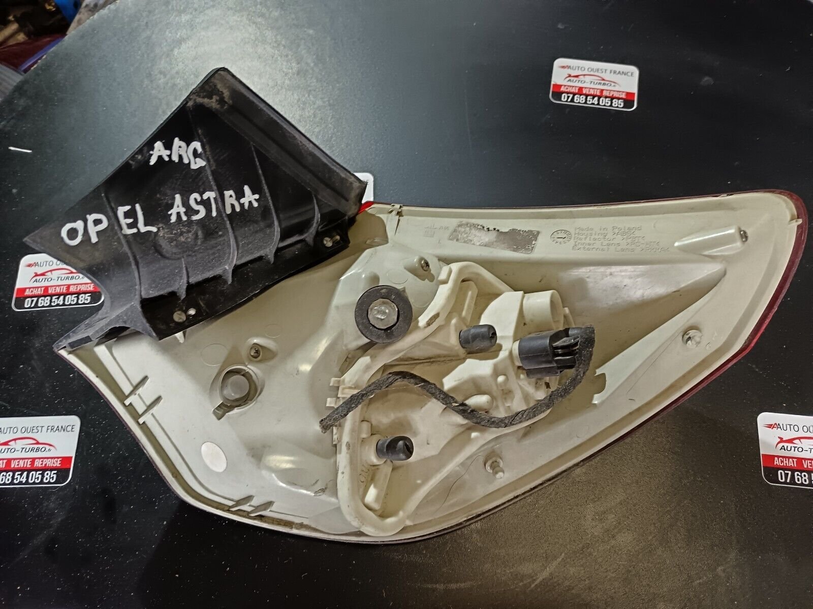 FEU ARRIERE GAUCHE OPEL ASTRA REFERANCE: 13319949