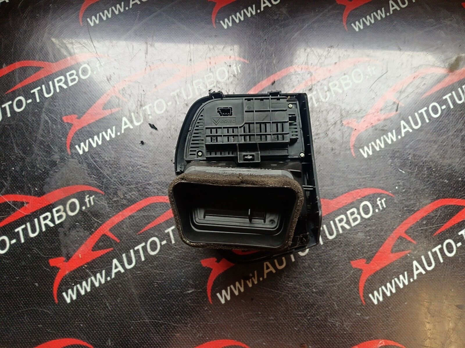 GRILLE DE VENTILATION AVANT DROIT C4 PICASSO REFERENCE: 965411180