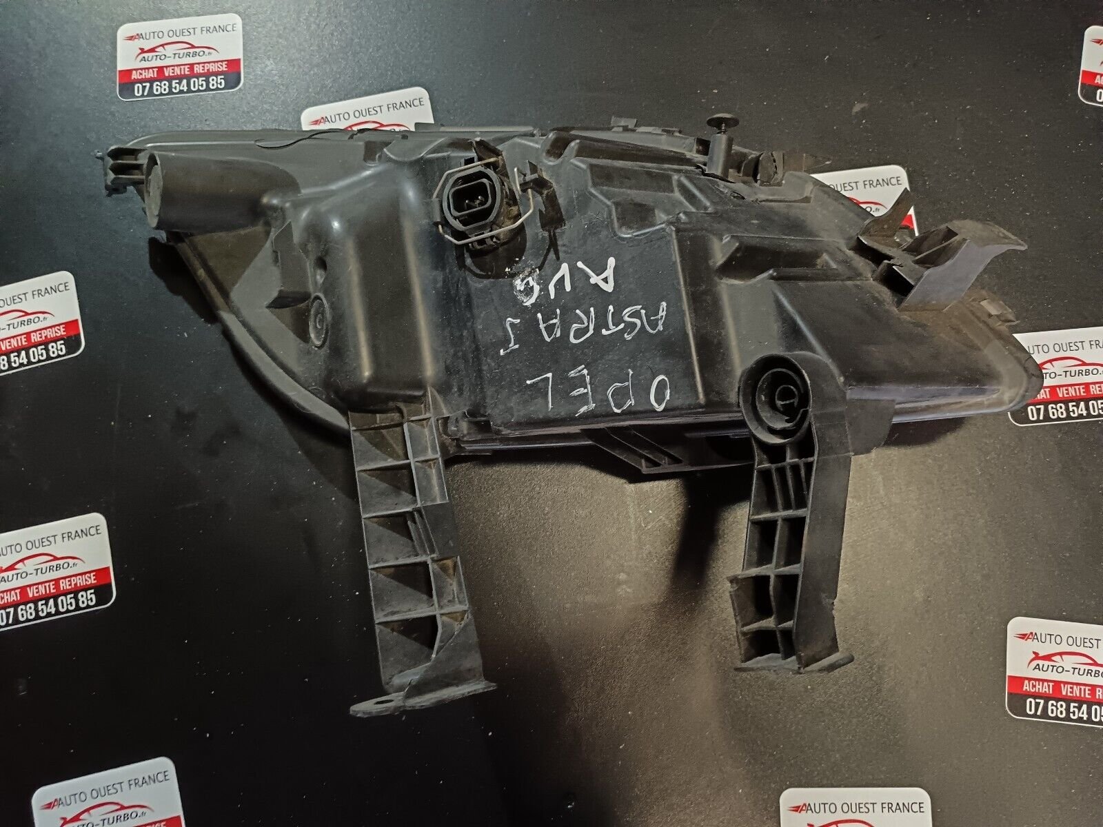 FEU ANTIBROUILLARD AVANT GAUCHE OPEL ASTRA J REFERENCE:  662588537