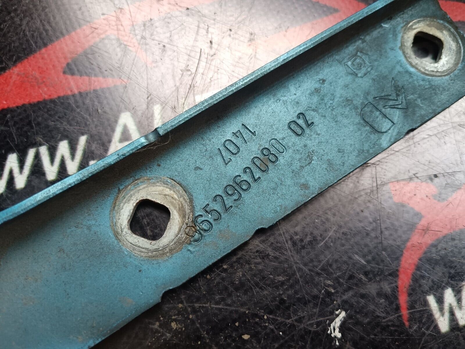 CHARNIERE DROIT CITROEN C4 PICASSO REFERENCE: 9652962080