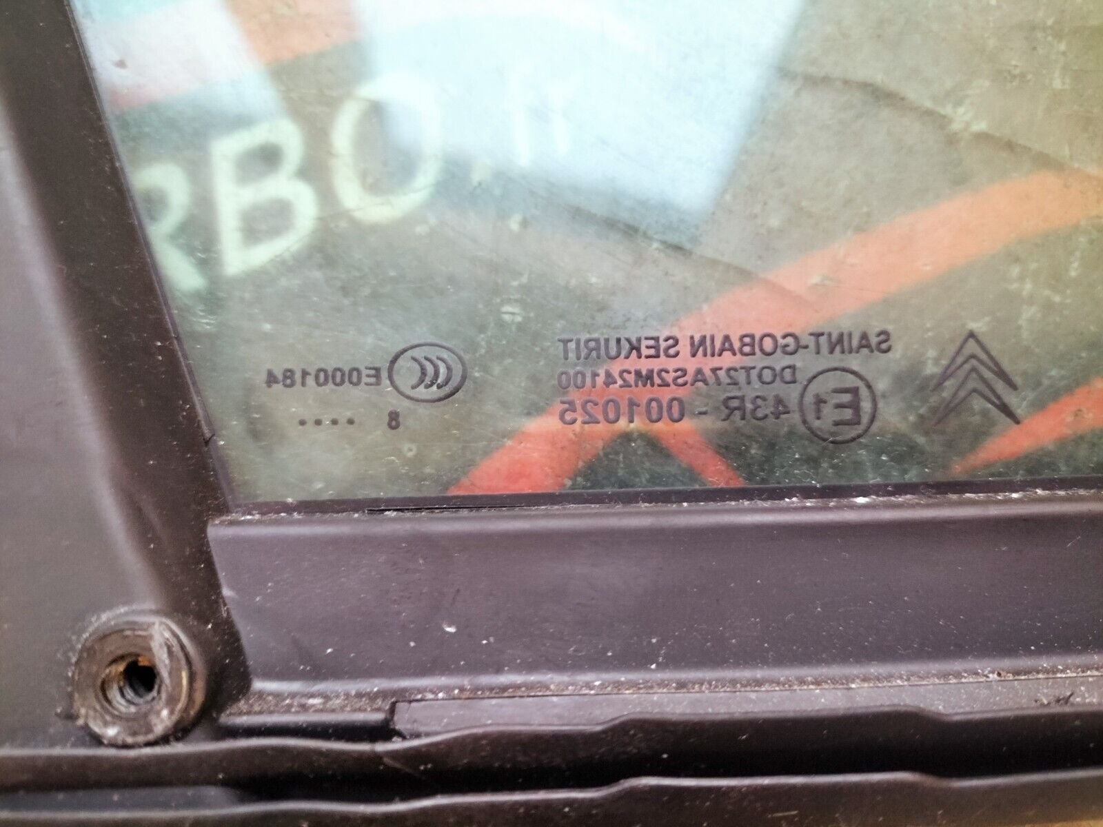 CUSTODE AVANT GAUCHE CITROEN C4