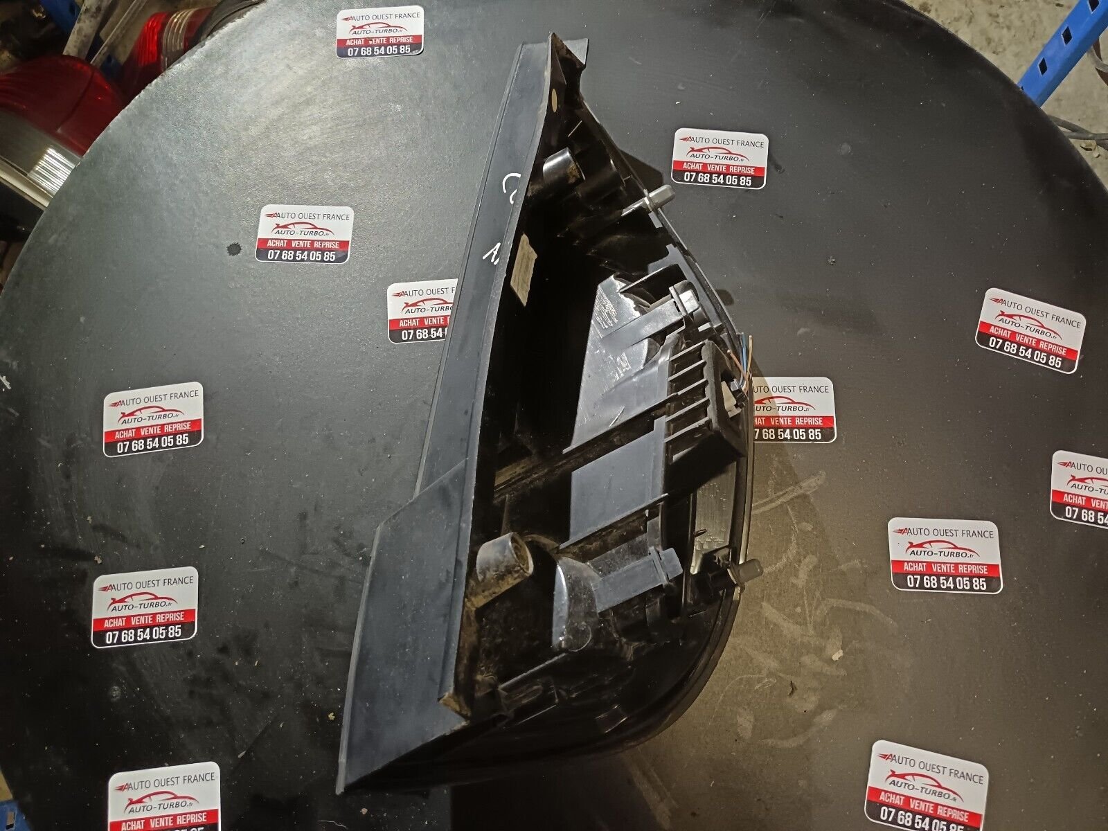 FEU ARRIERE GAUCHE SCENIC 3 REFERANCE: 265558940