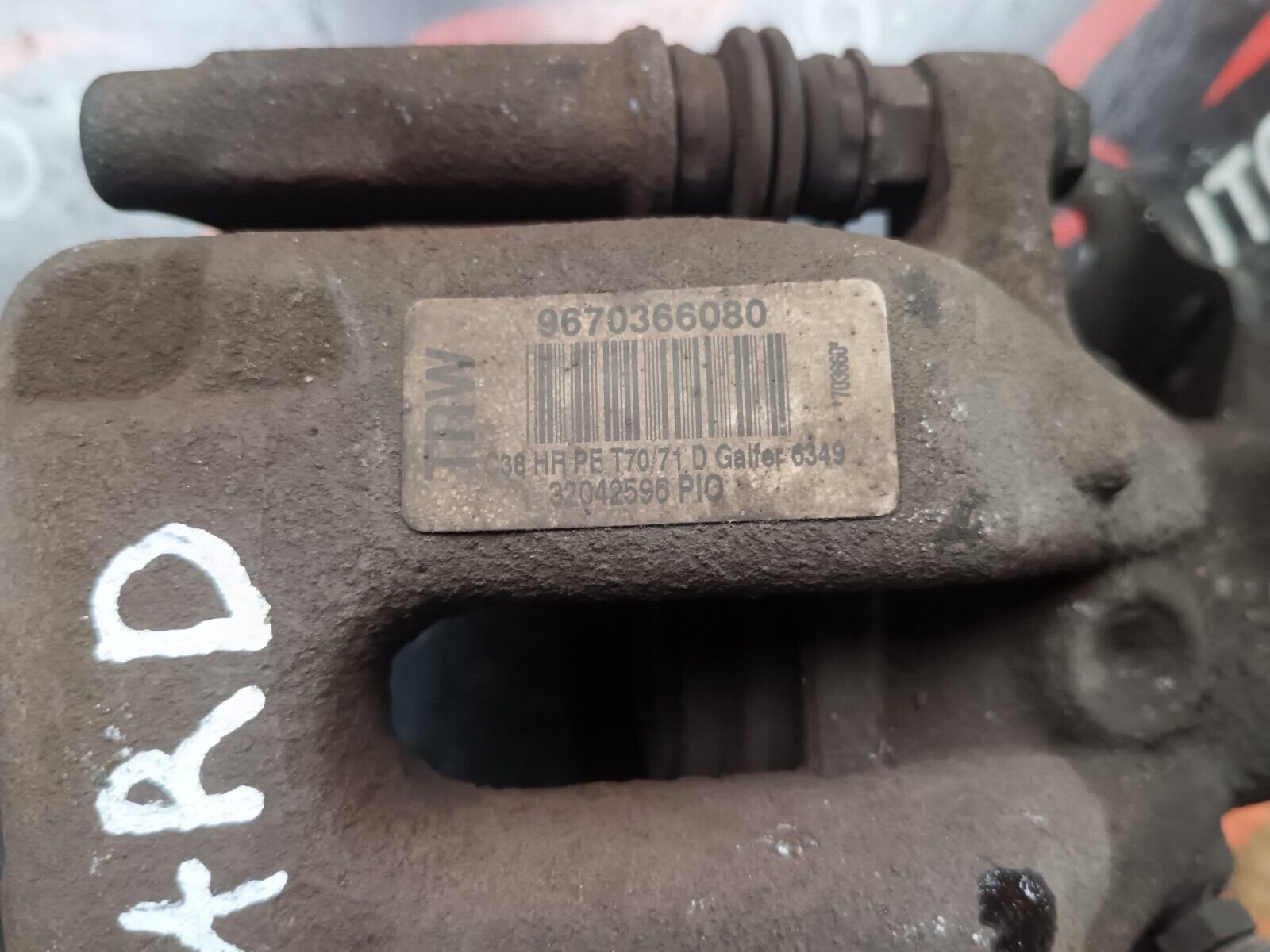 ETRIER ARRIERE DROIT CITROEN C4 COUPE REFERENCE: 9670366080