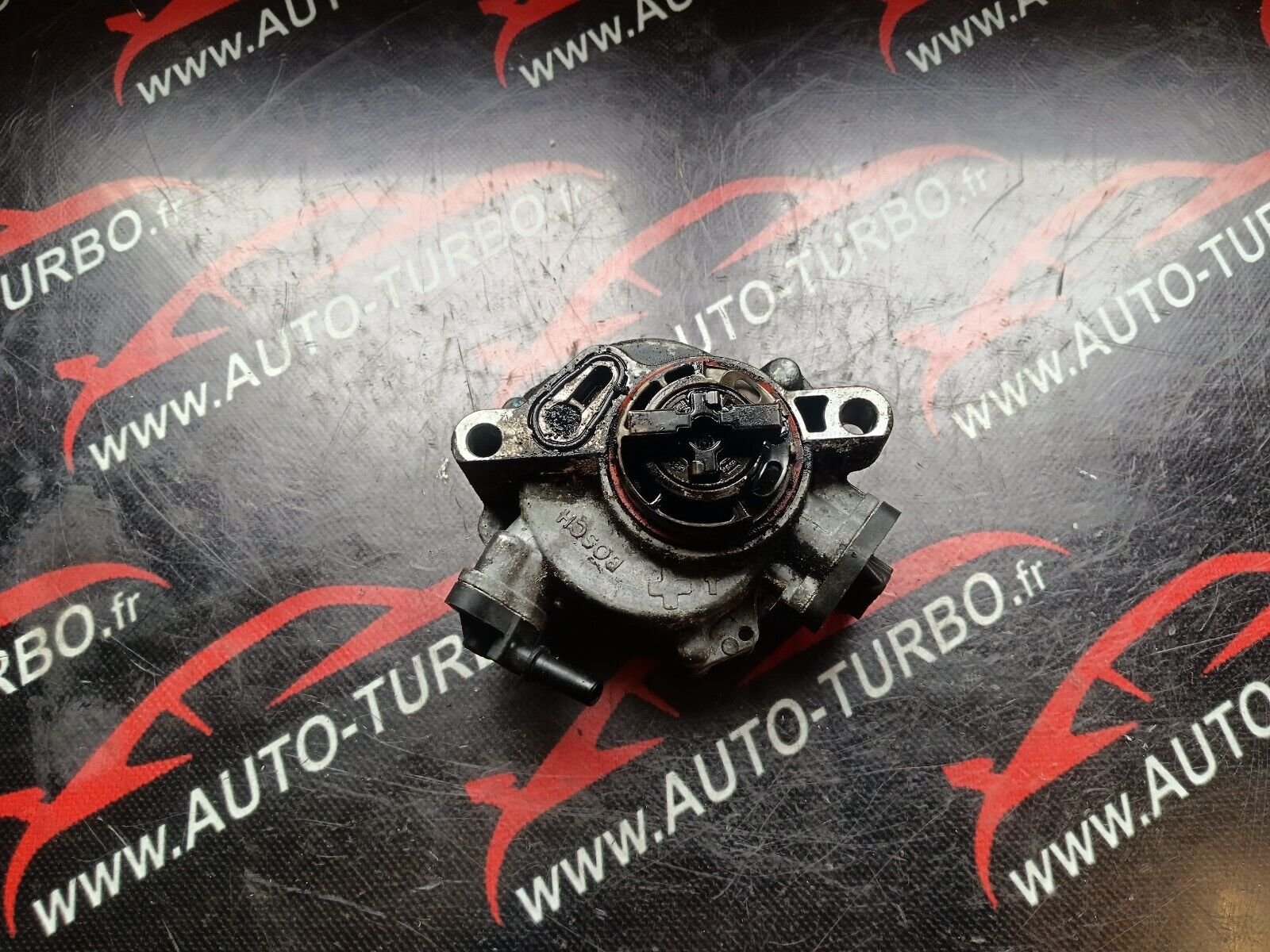 POMPE A VIDE PEUGEOT 2008 1.6eHDI REFERENCE: 9804021880