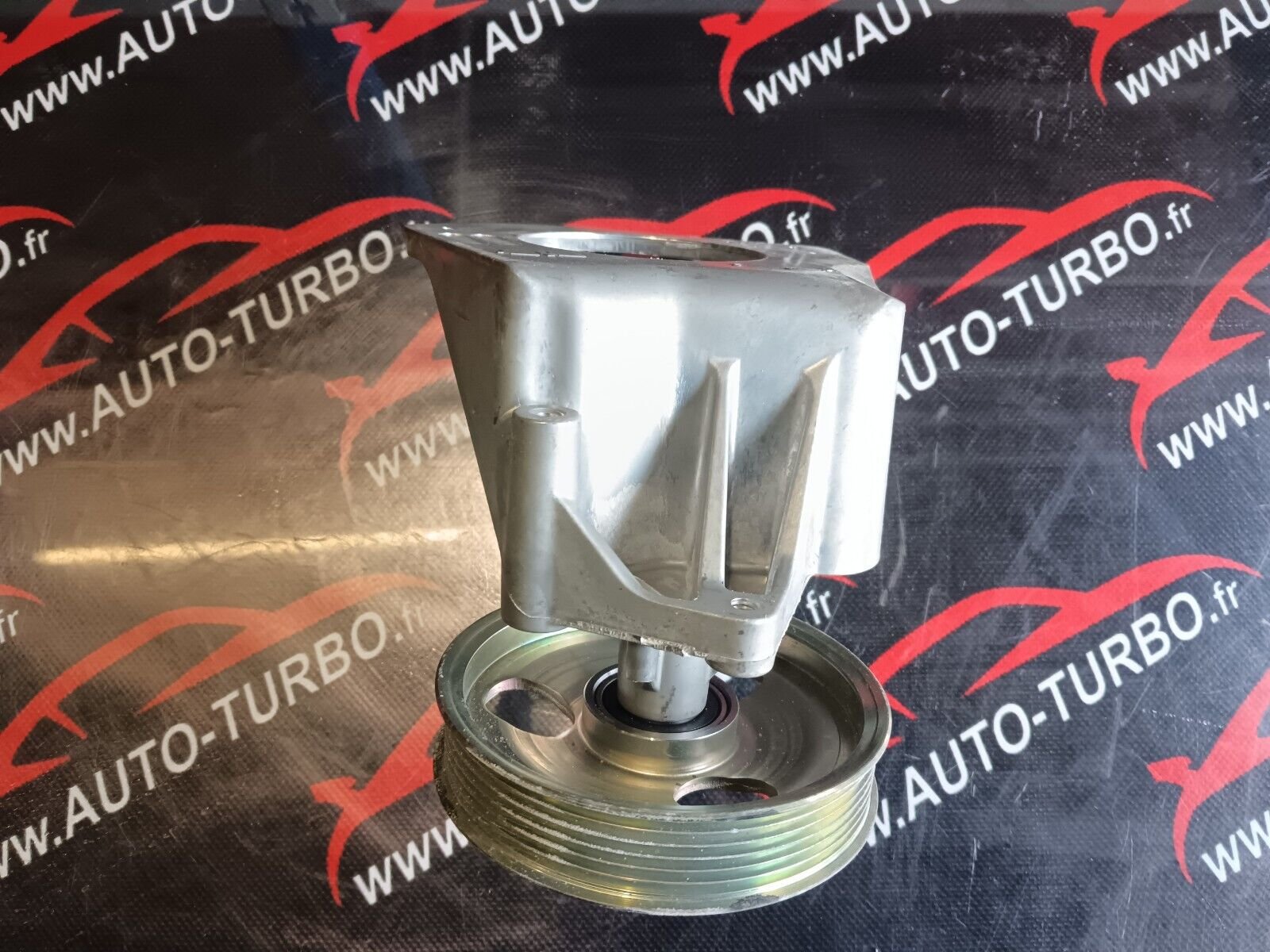 KIT DISTRIBUTION AVEC LA POMPE PEUGEOT 307cc 2.0 16V  136CH ESSENCE