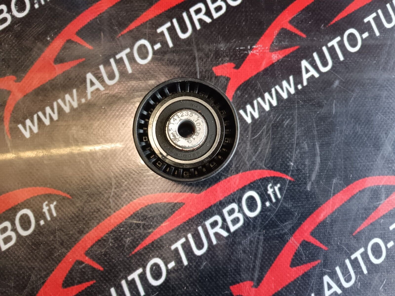 KIT DISTRIBUTION AVEC LA POMPE PEUGEOT 307cc 2.0 16V  136CH ESSENCE