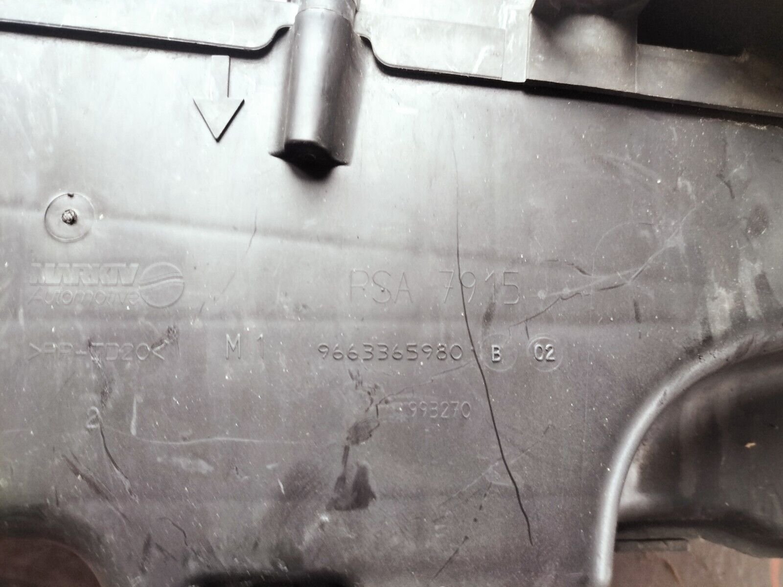 BOITIER FILTRE A AIR CITROEN C4 1.6 HDI 110 CH 9663365980