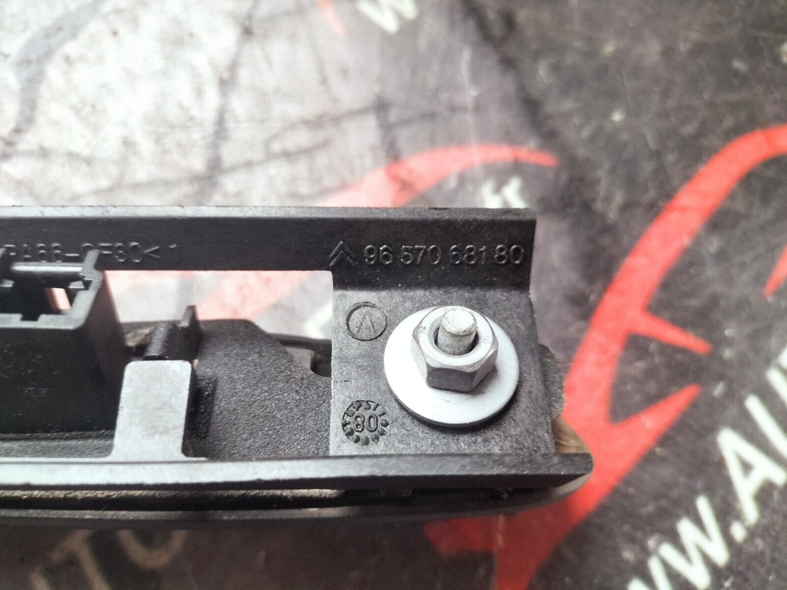 ACTIONNEUR SERRURE HAYON  CITROEN C4 1.6 HDI 110 CH 9657068180