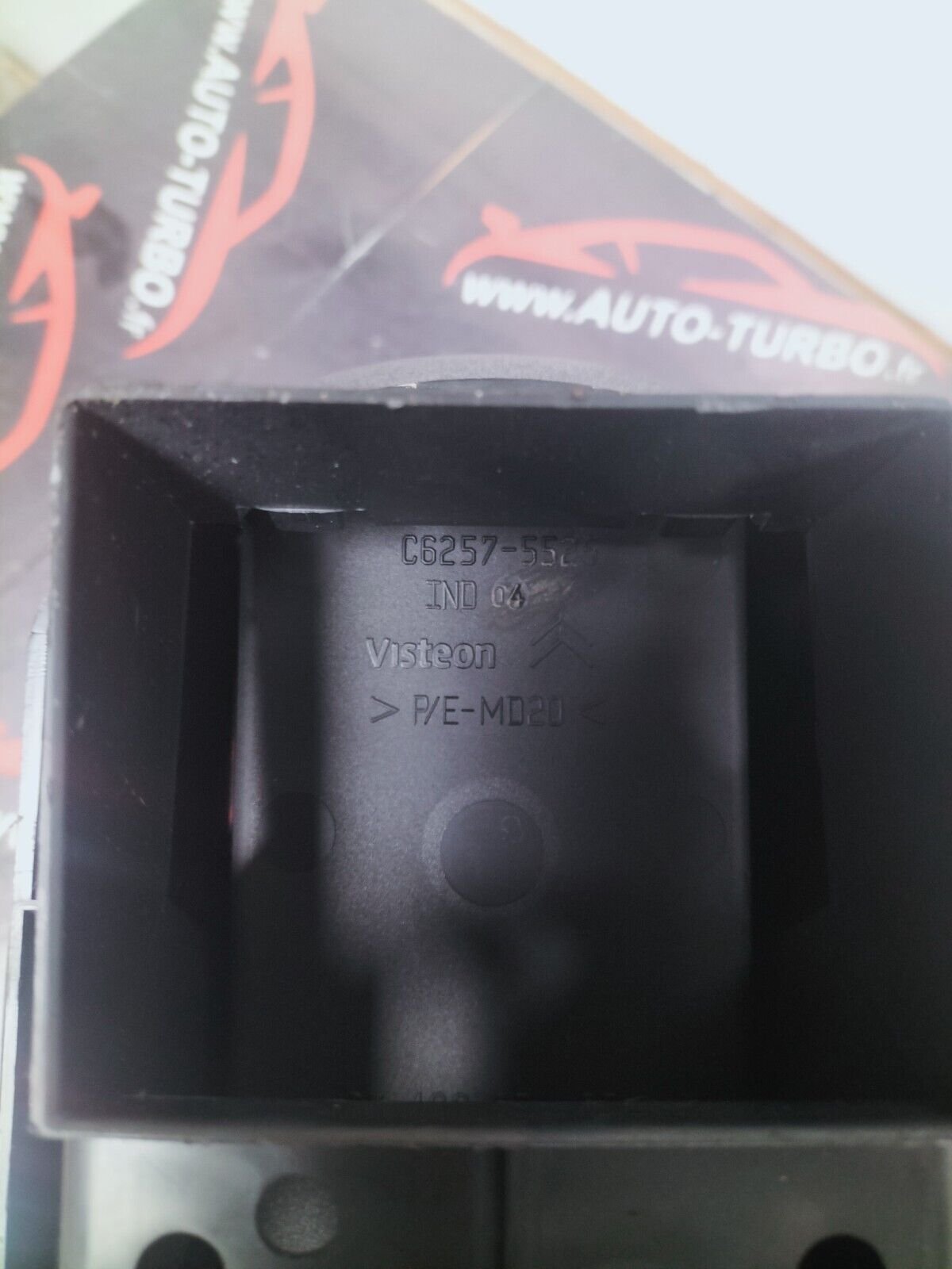 ACCOUDOIR CENTRAL BOITE A GANTS  CITROEN C4  1.6 HDI 110 CH 9649867477