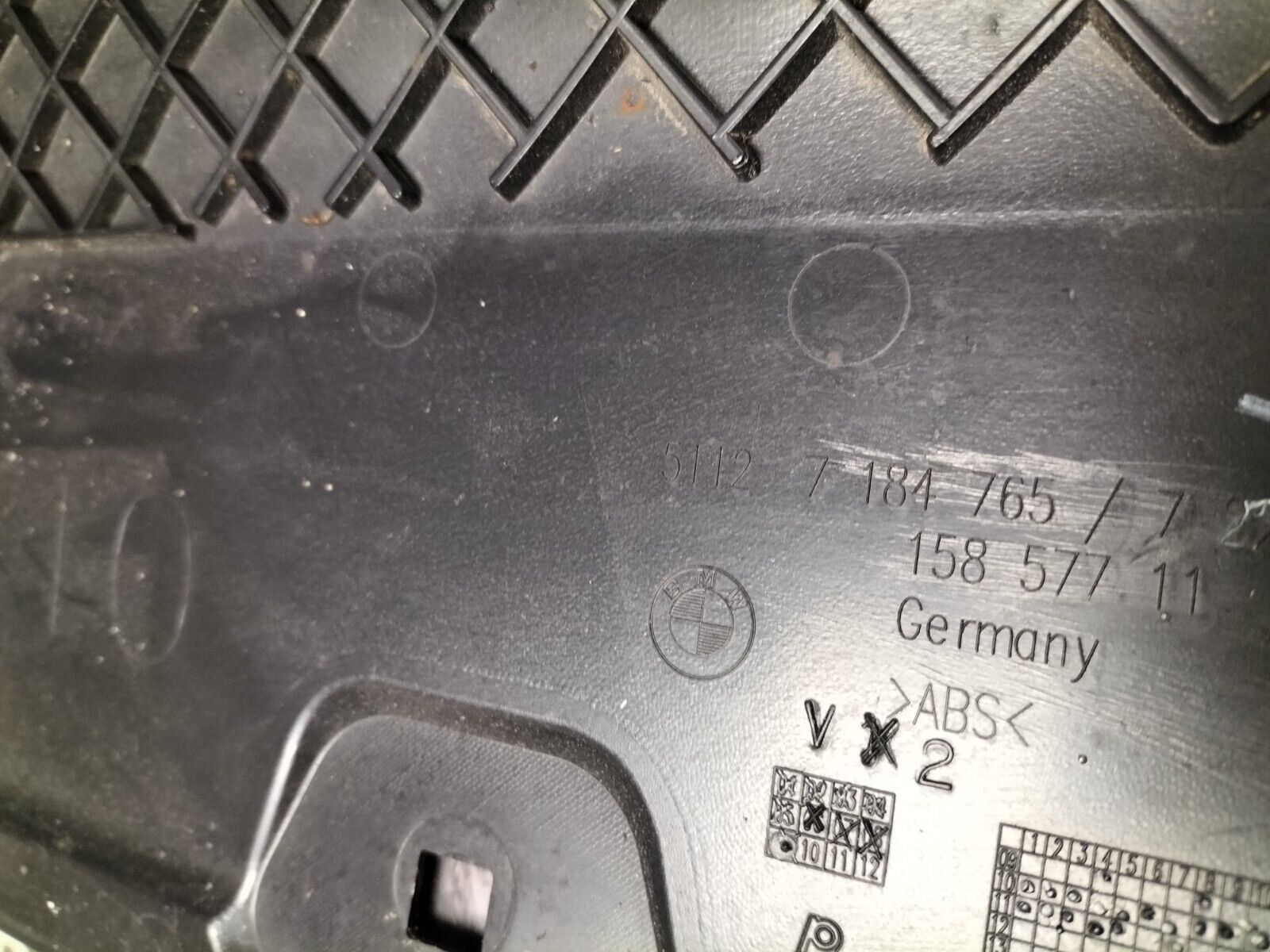 CACHE INFERIEUR CENTRAL DE PARE CHOC ARRIERE BMW SERIE 5 F10 5112 7184765