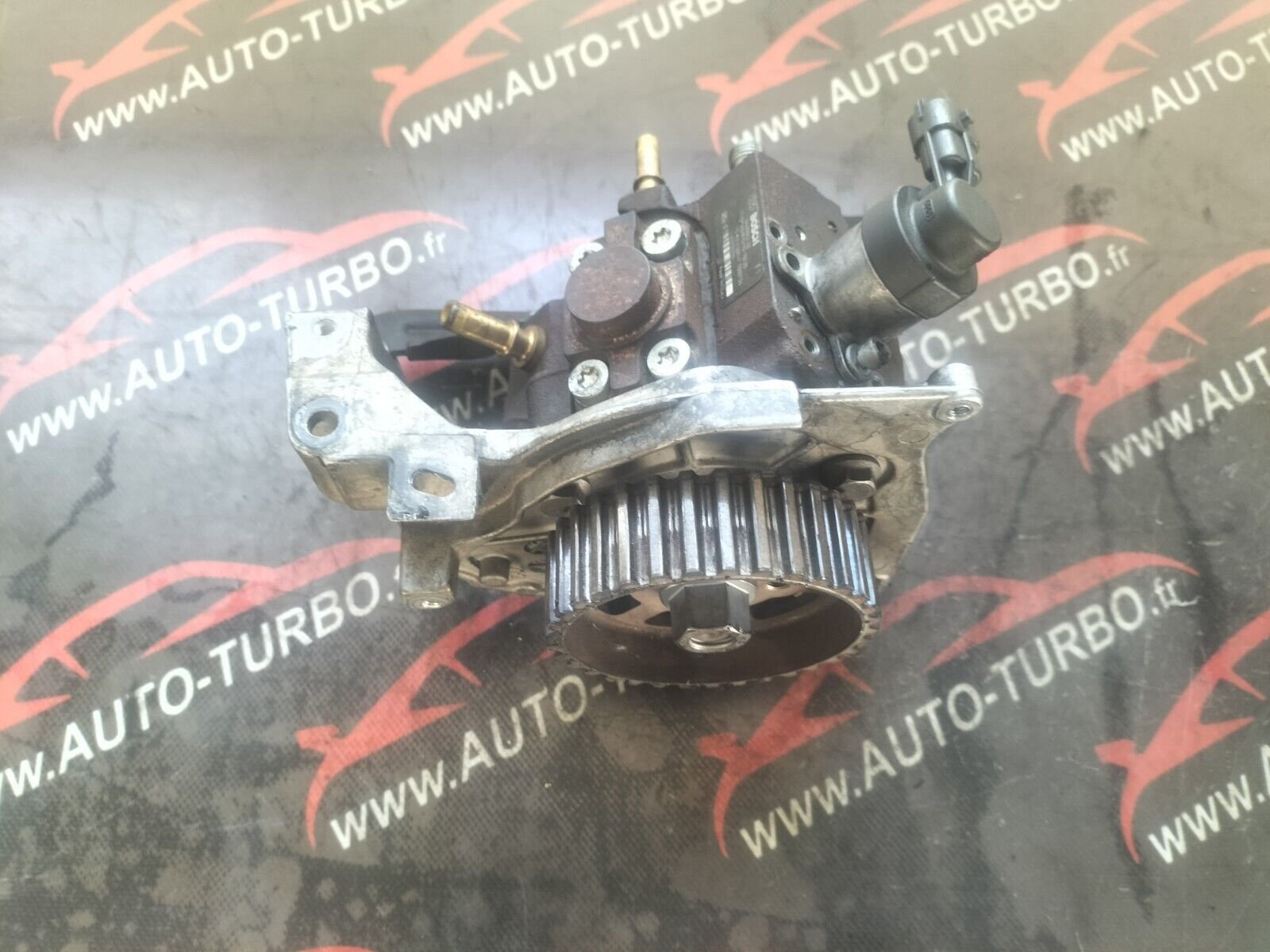 POMPE A INJECTION PSA 1.6 HDI 9683703780 BOSCH 0445010102