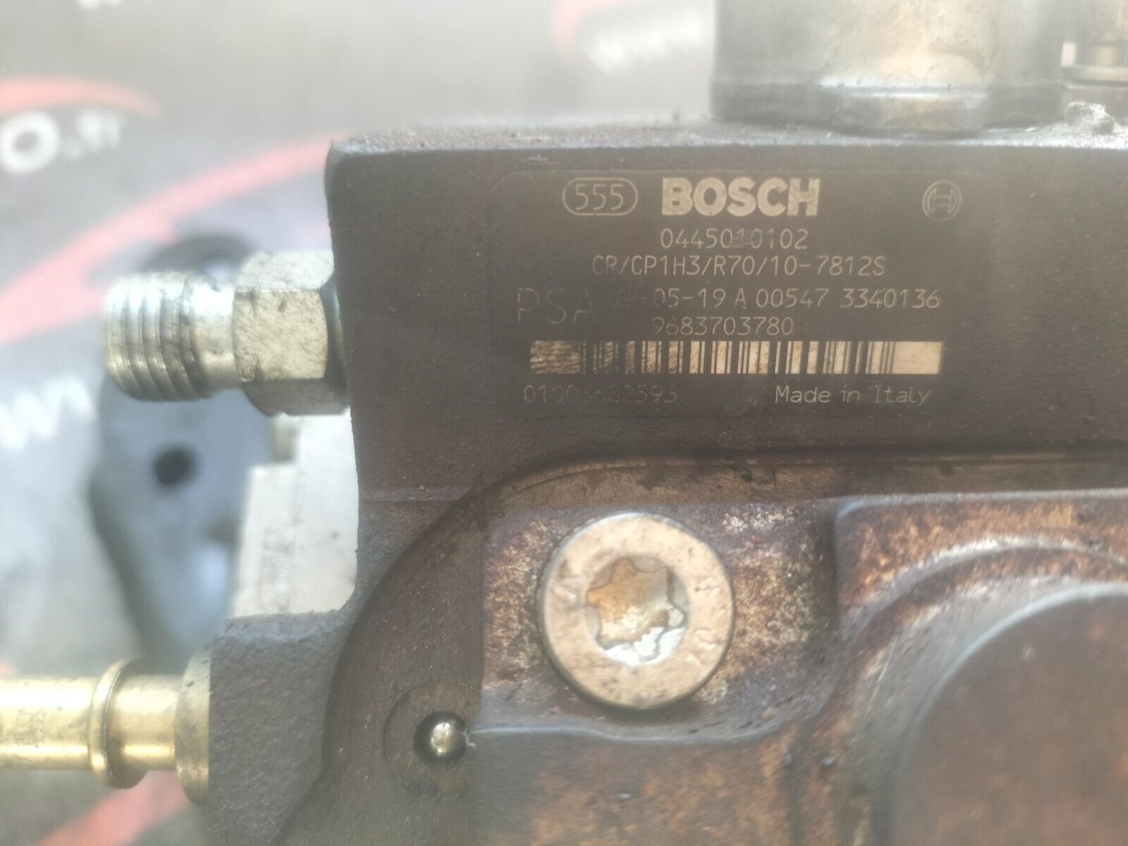 POMPE A INJECTION PSA 1.6 HDI 9683703780 BOSCH 0445010102