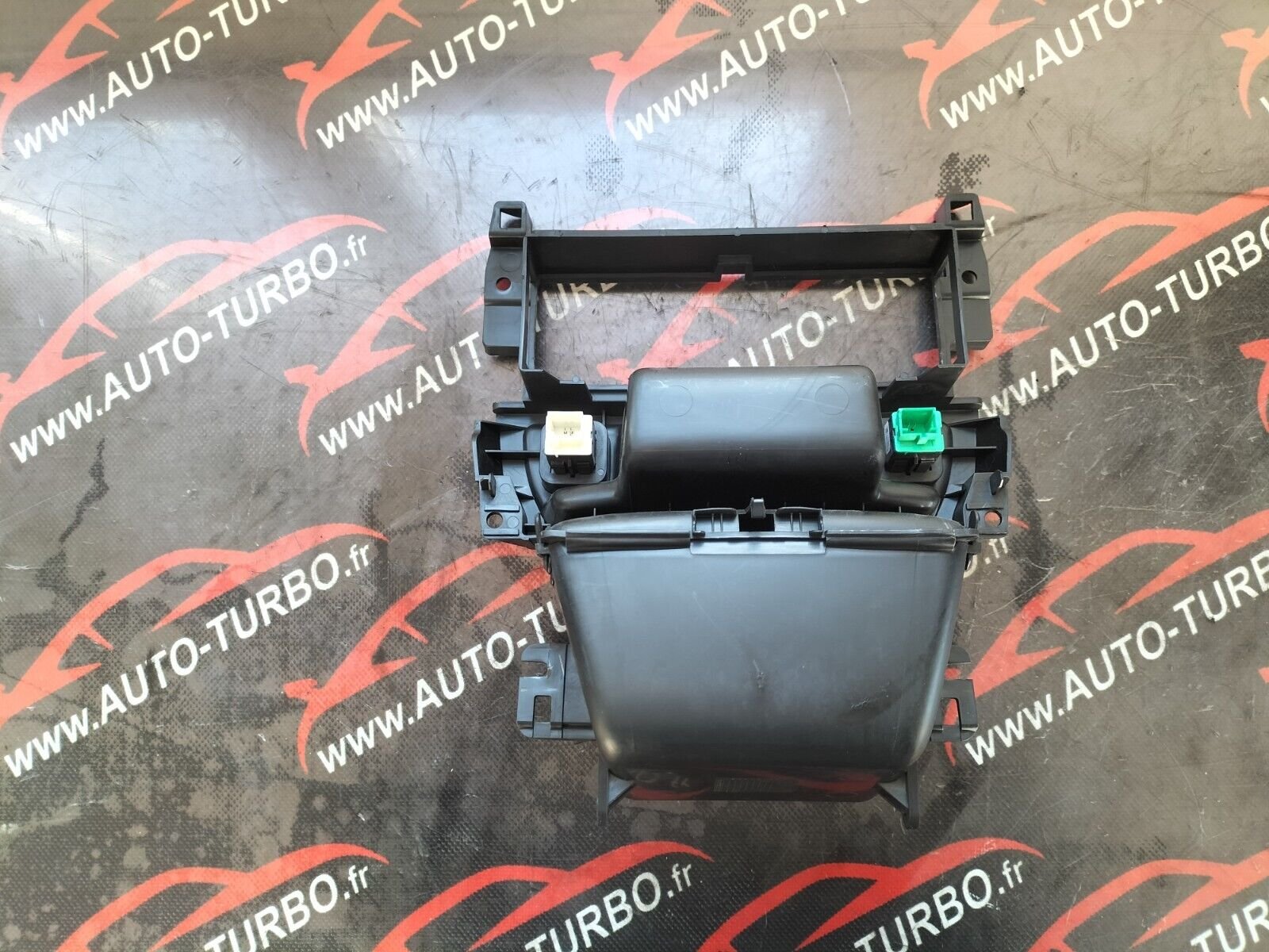 CONSOLE CENTRALE  CITROEN DS3 FIXATION RADIO BOUTONS SOS