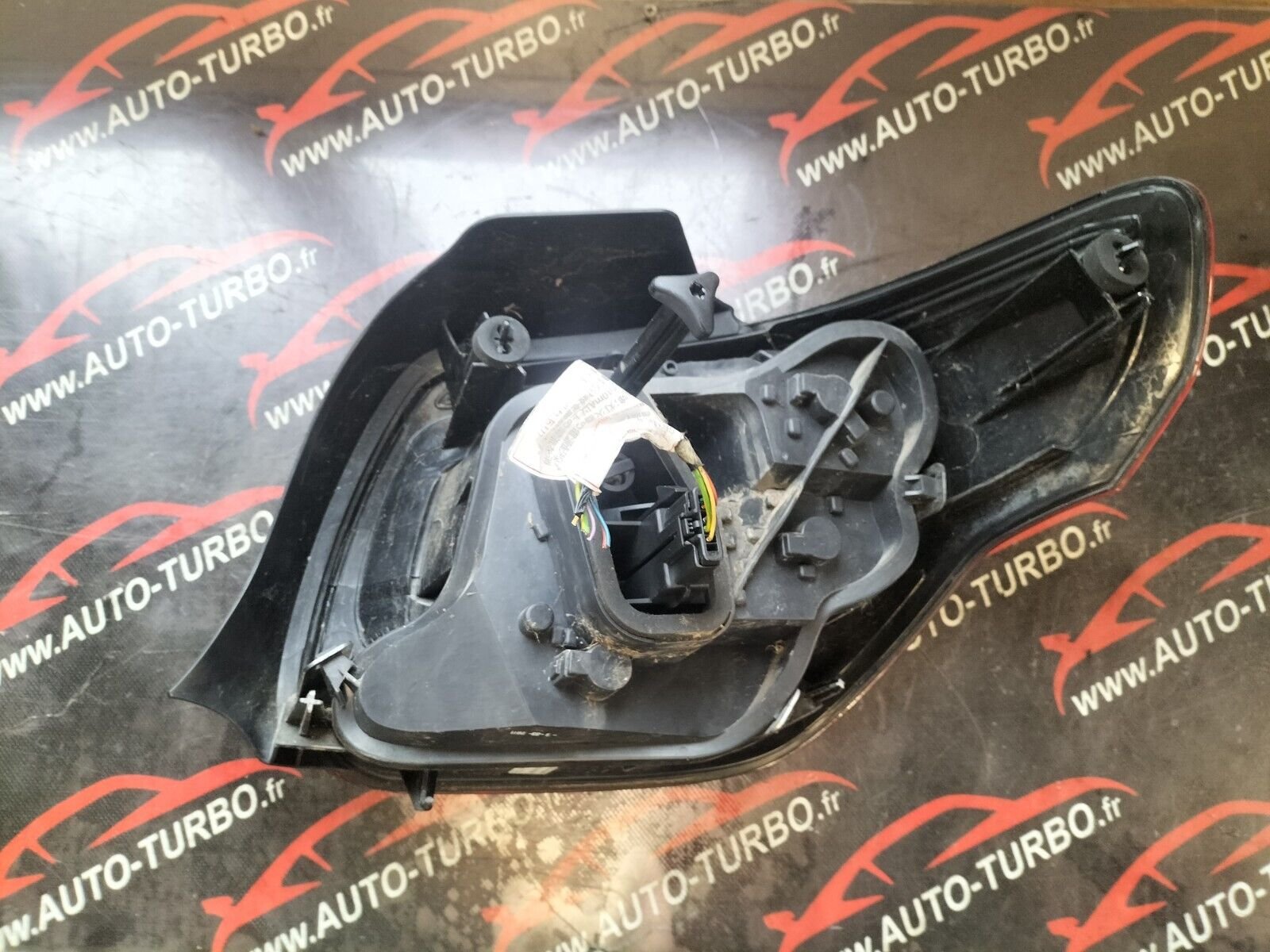 FEUX ARRIERE GAUCHE CITROEN DS3  9683116380 HELLA 2VA35467501