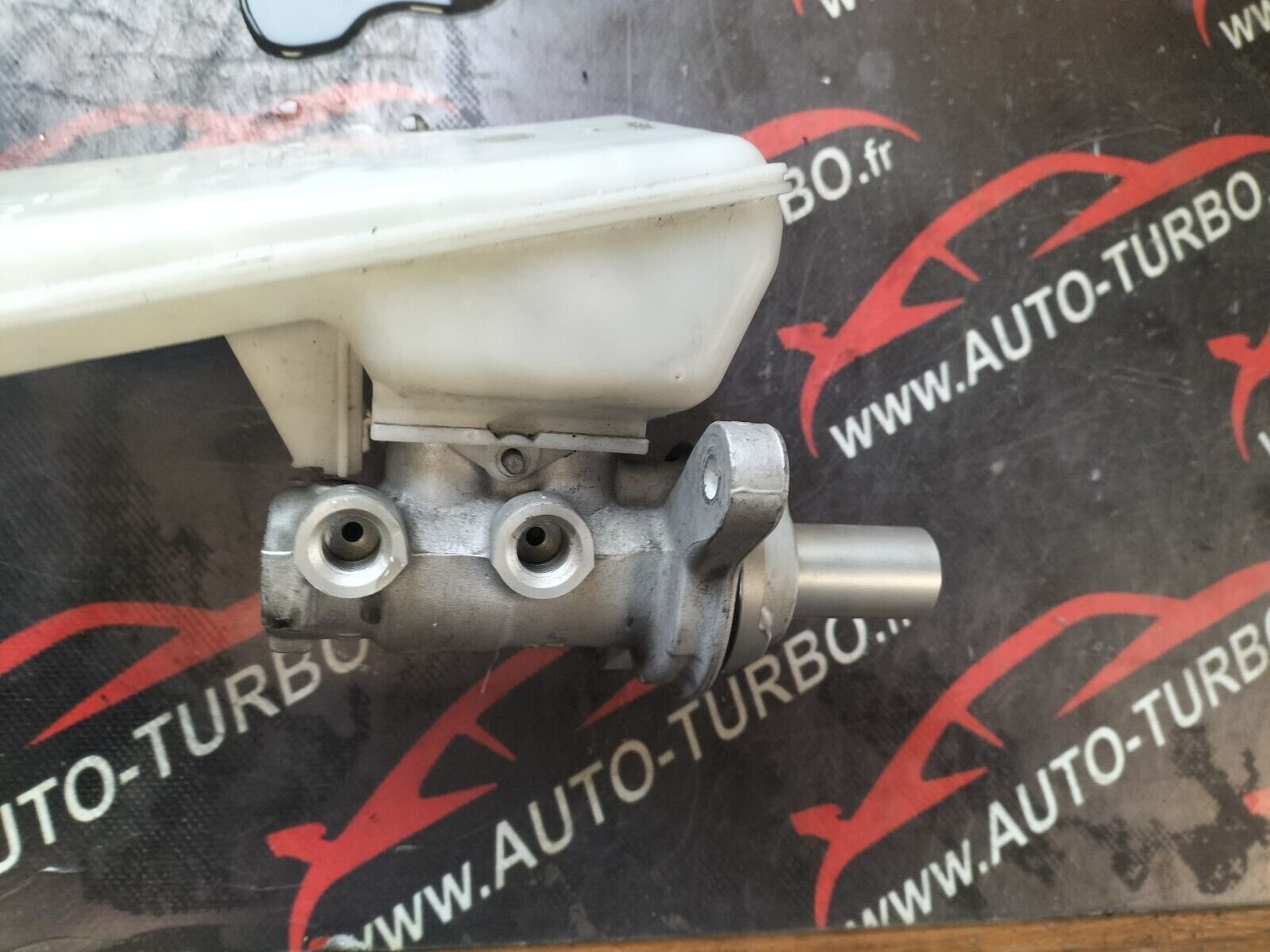 MAITRE CYLINDRE SERVO FREIN CITROEN DS3  1.6 THP 156 CH 0204054032