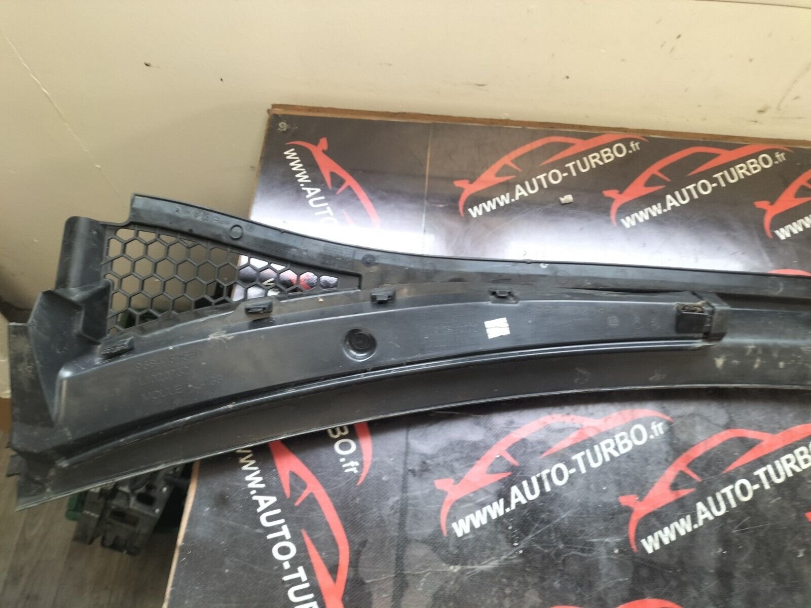 BAIE DE PARE BRISE CITROEN DS3  1.6 THP  9684150580