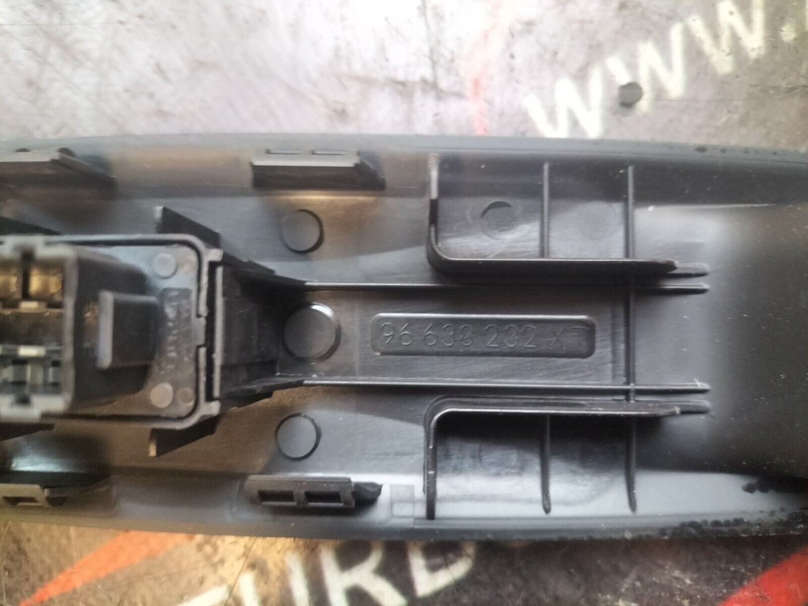 COMMANDES LEVE VITRE PASSAGER CITROEN DS3  1.6 THP  156 CH 96638232XT