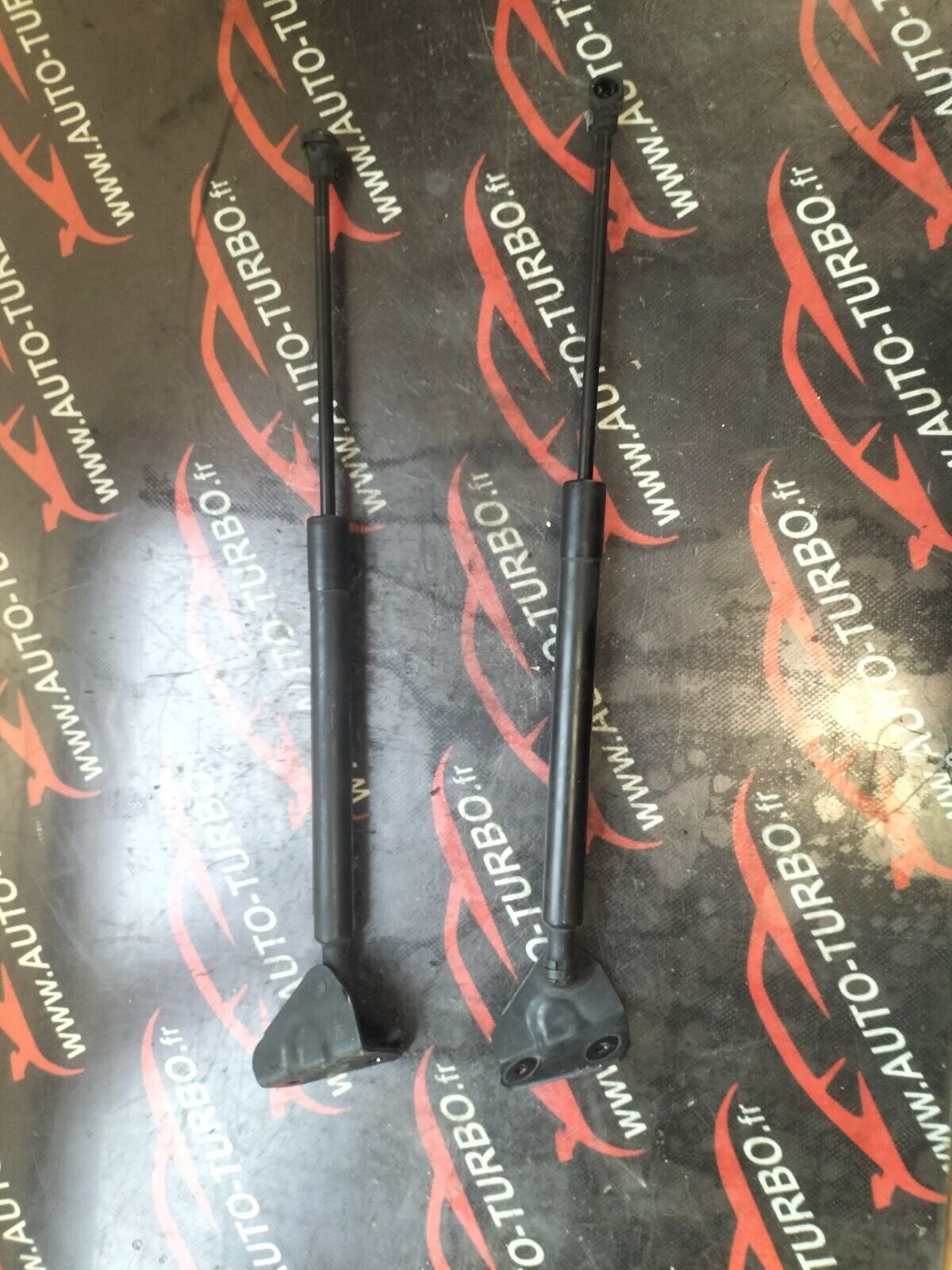 VERIN DE COFFRE  CITROEN DS3  1.6 THP  156 CH 9687550980