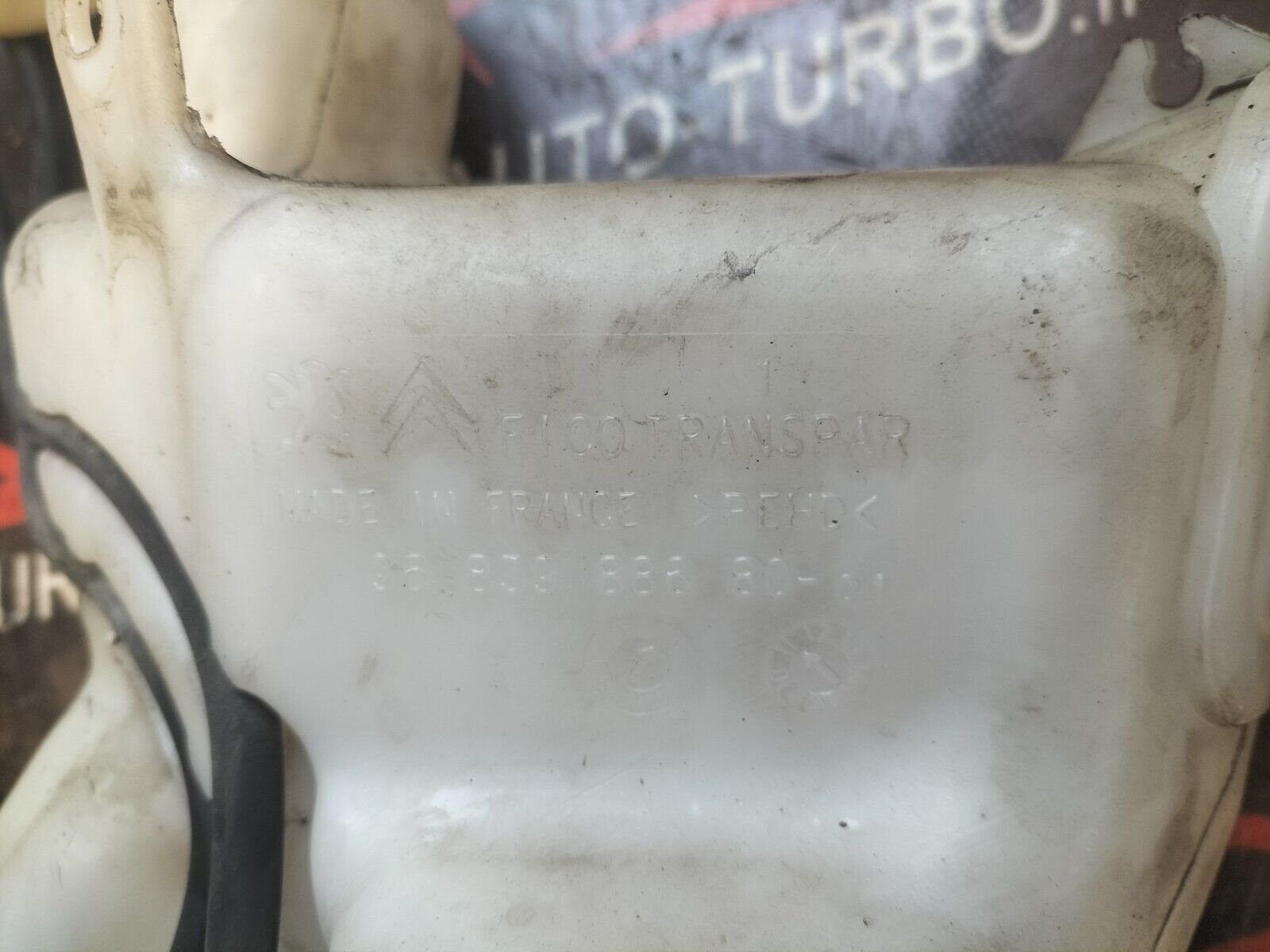 RESERVOIR LIQUIDE DE LAVE  GLACE CITROEN DS3  1.6 THP  156 CH 9683988680