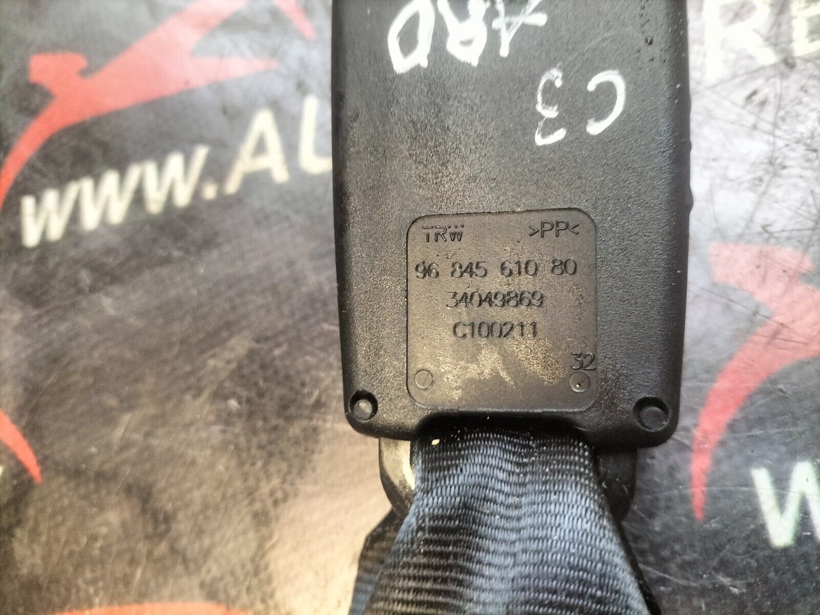 BOUCLE CEINTURES ARRIERE DROITE  CITROEN DS3  1.6 THP  9684561080