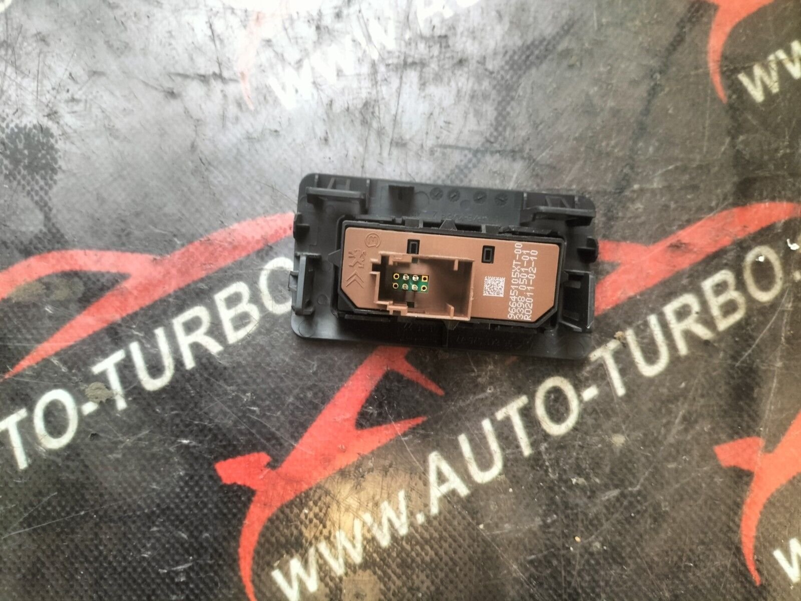 BOUTON INTERUPTEUR ESP CITROEN DS3  1.6 THP  96645105XT