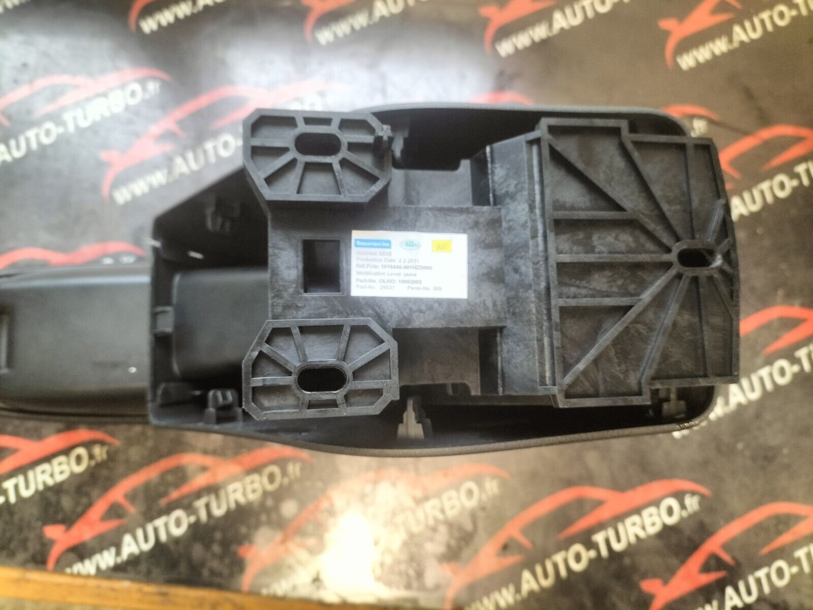 ACCOUDOIR CENTRALE CITROEN DS3  1.6 THP  10002055