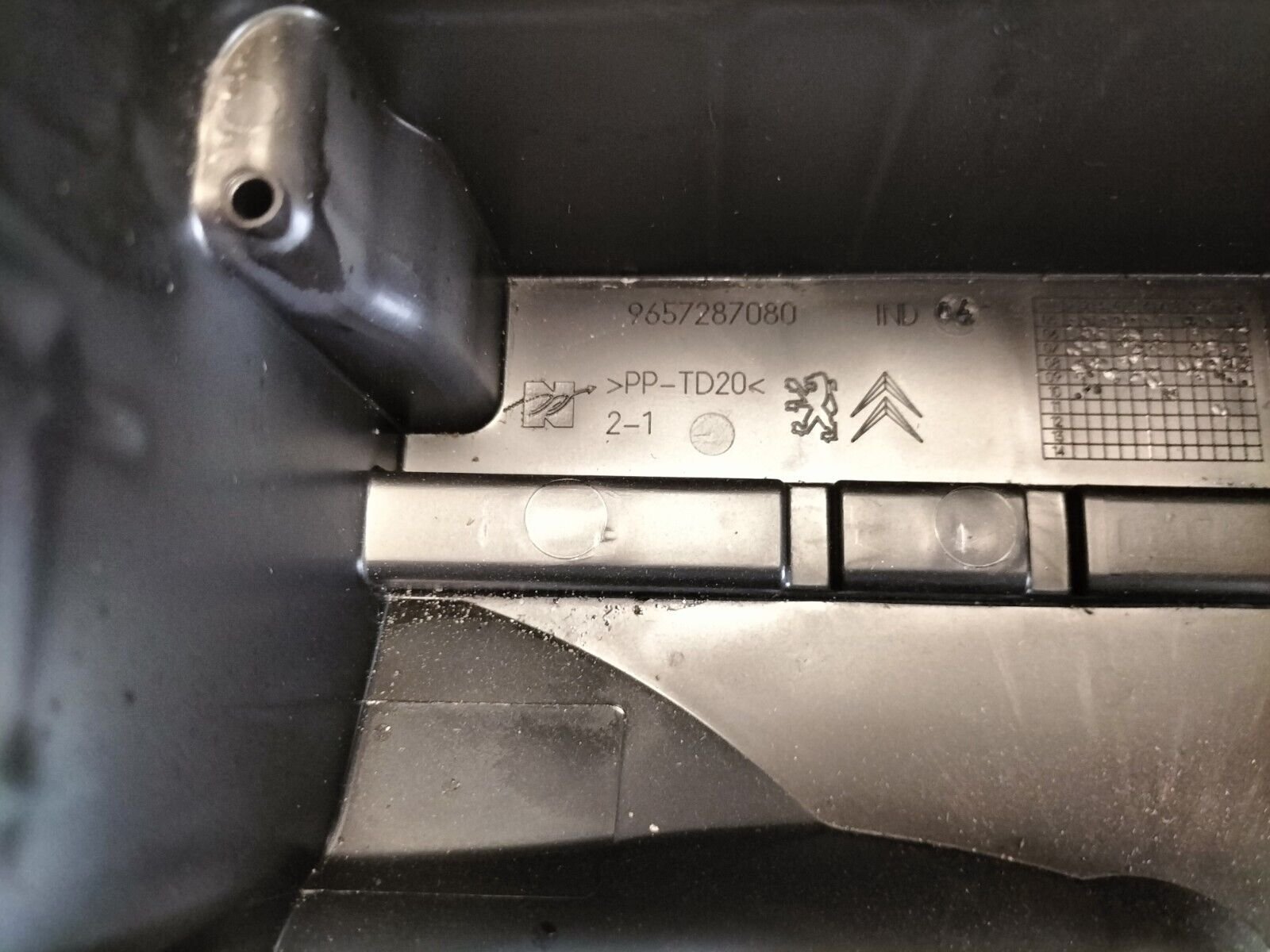 BOITE A FUSIBLES  CITROEN DS3 1.6 THP 9657287180, 9657287080