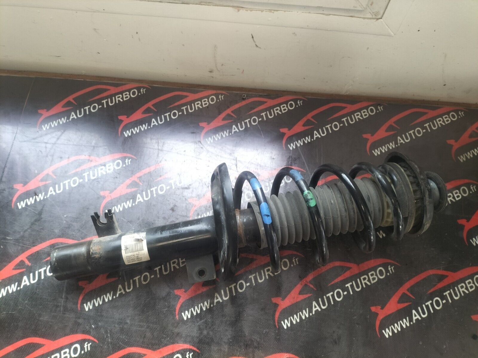 AMORTISSEUR AVANT DROIT CITROEN DS3 1.6 THP 9671325880