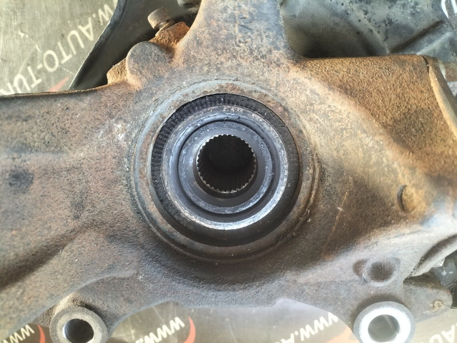 MOYEU DE ROUE AVANT DROITE PEUGEOT BOXER CITROEN JUMPER 2.2 HDI