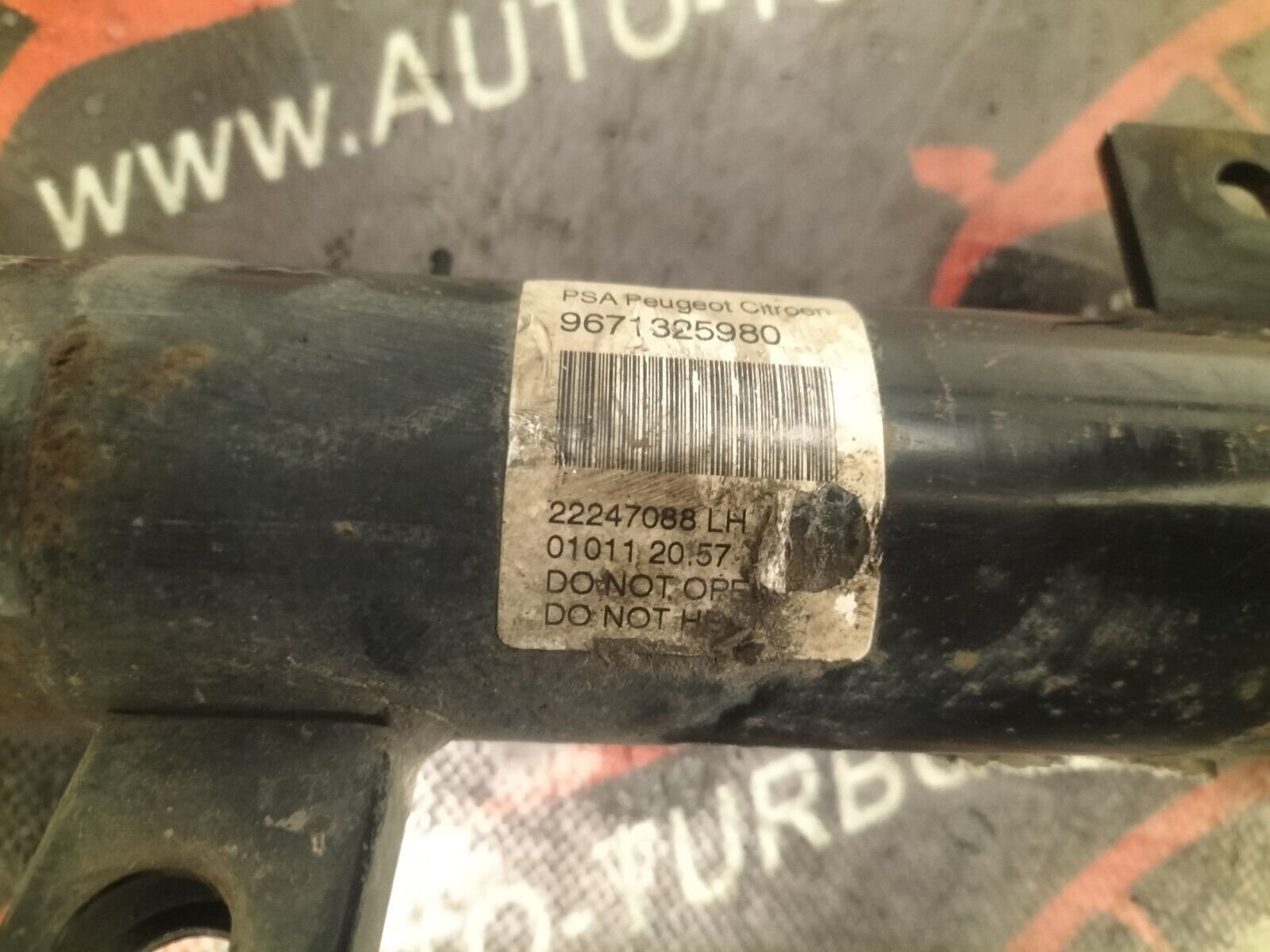 AMORTISSEUR AVANT GAUCHE CITROEN DS3 .  1.6 THP 156 CH . 9671325980