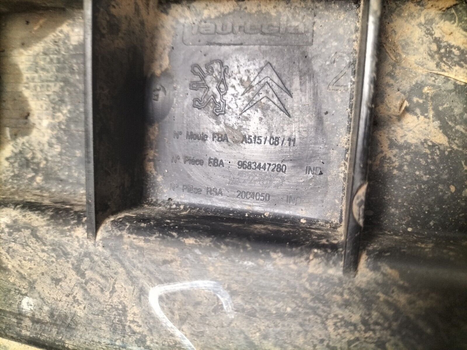 ABSORBEUR INFERIEUR PARE CHOC AVANT CITROEN DS3 1.6 THP 156 CH 9683447280