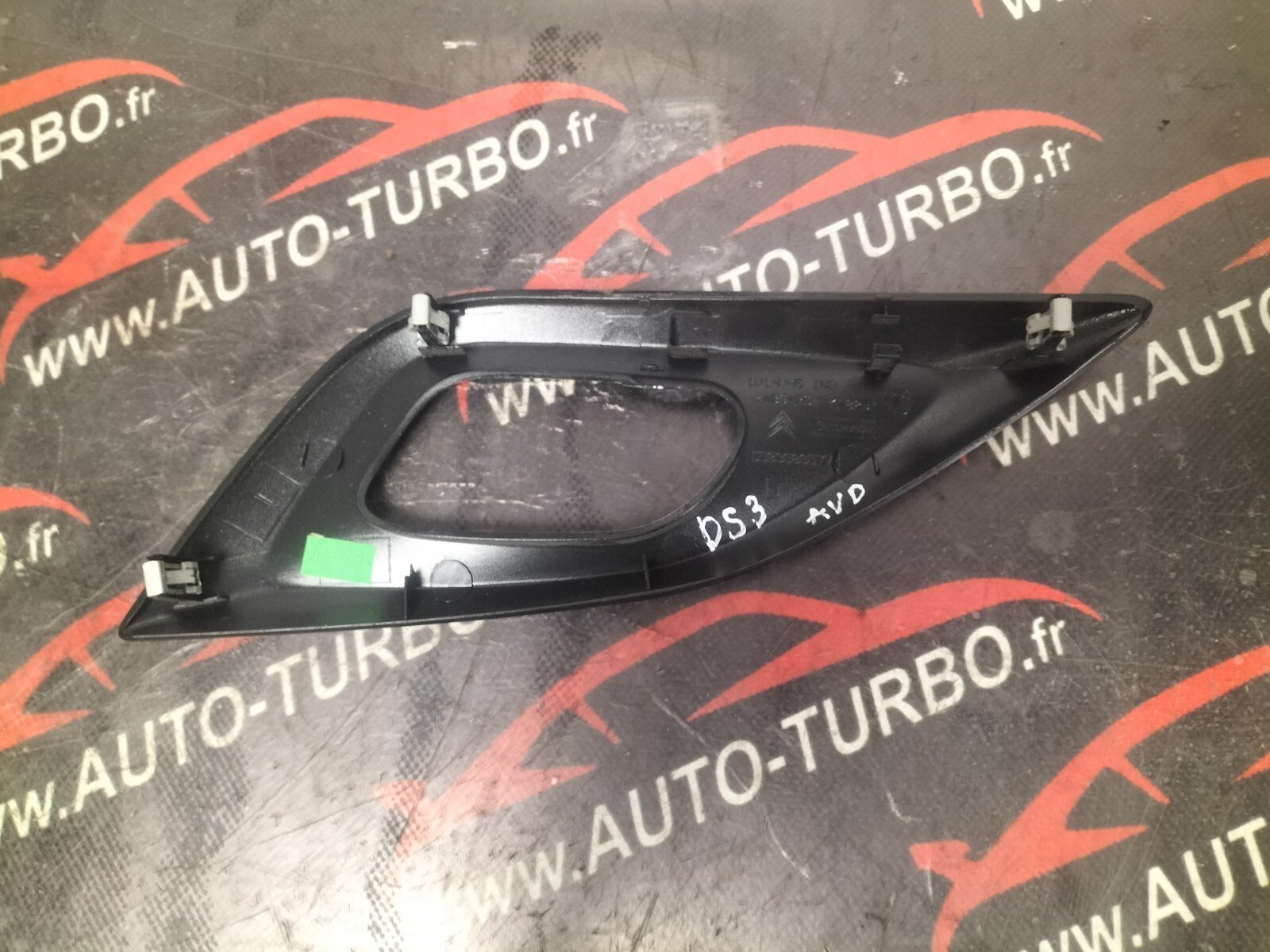 GARNITURE POIGNEE DE PORTE AVANT DROITE CITROEN DS3 1.6 THP 156 CH 9683989577